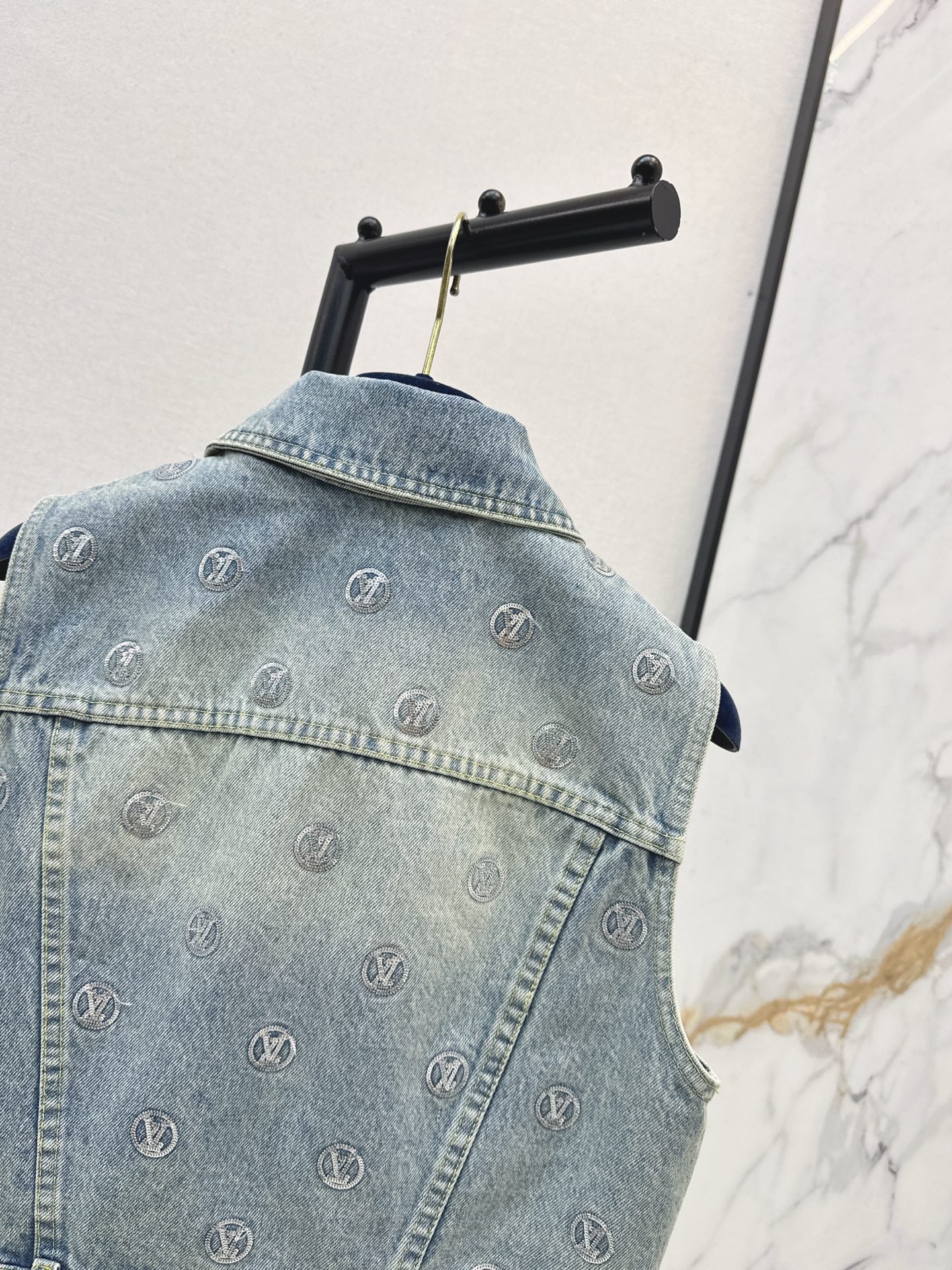 Louis 25fw embroidery denim vest