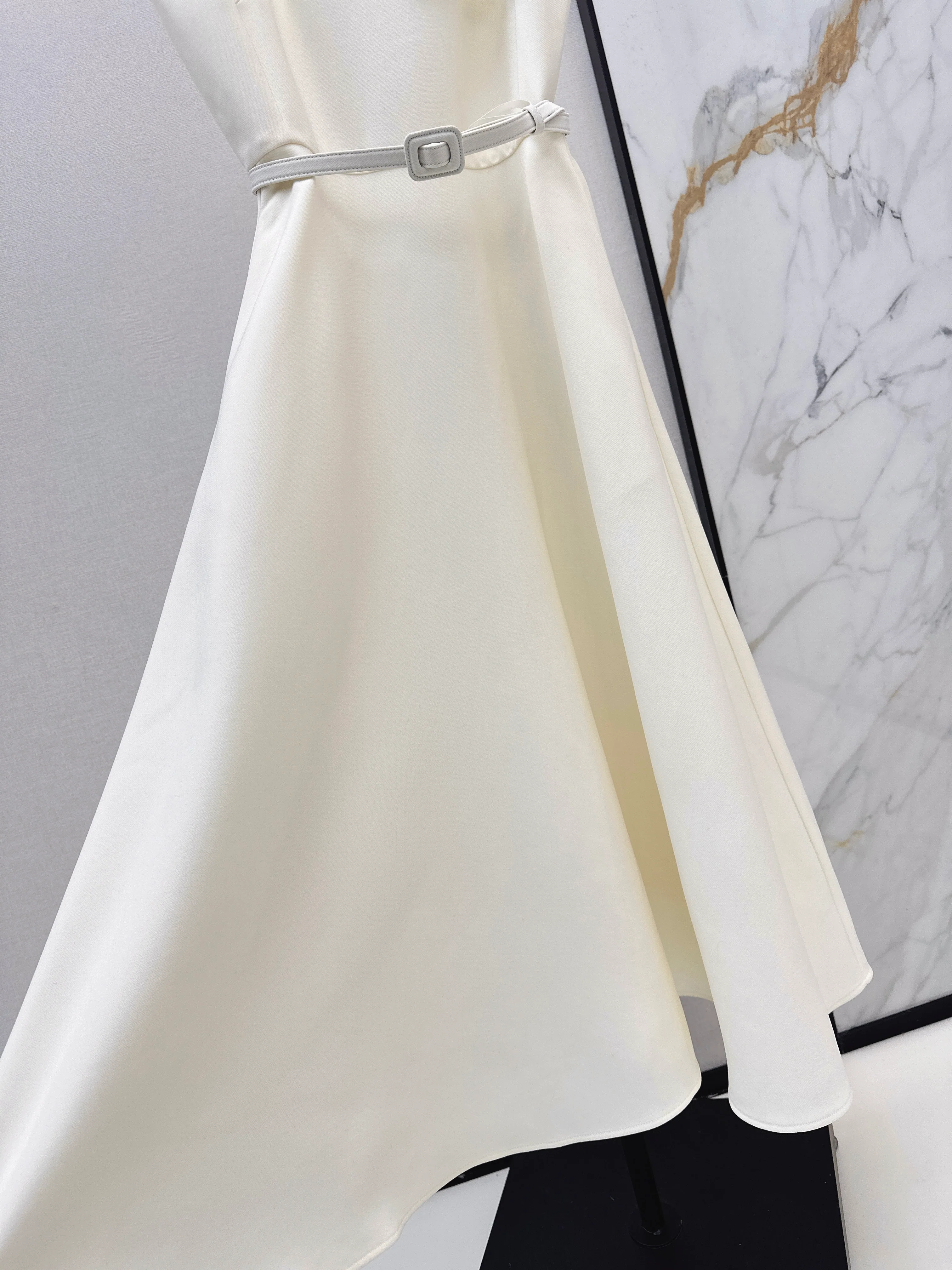 CD 26ss classic sleeveless belted dress