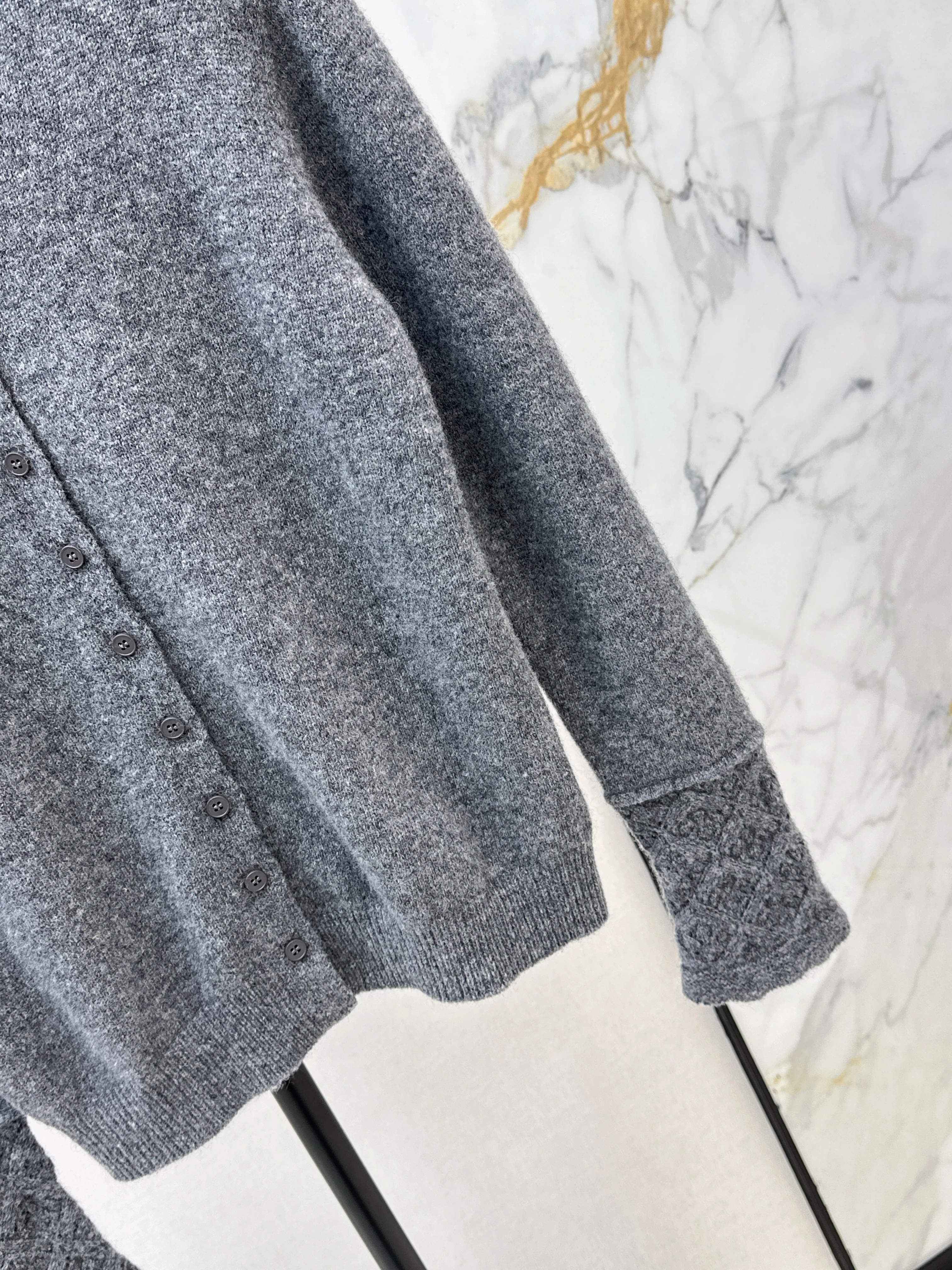 Chol 26ss high neck cardigan