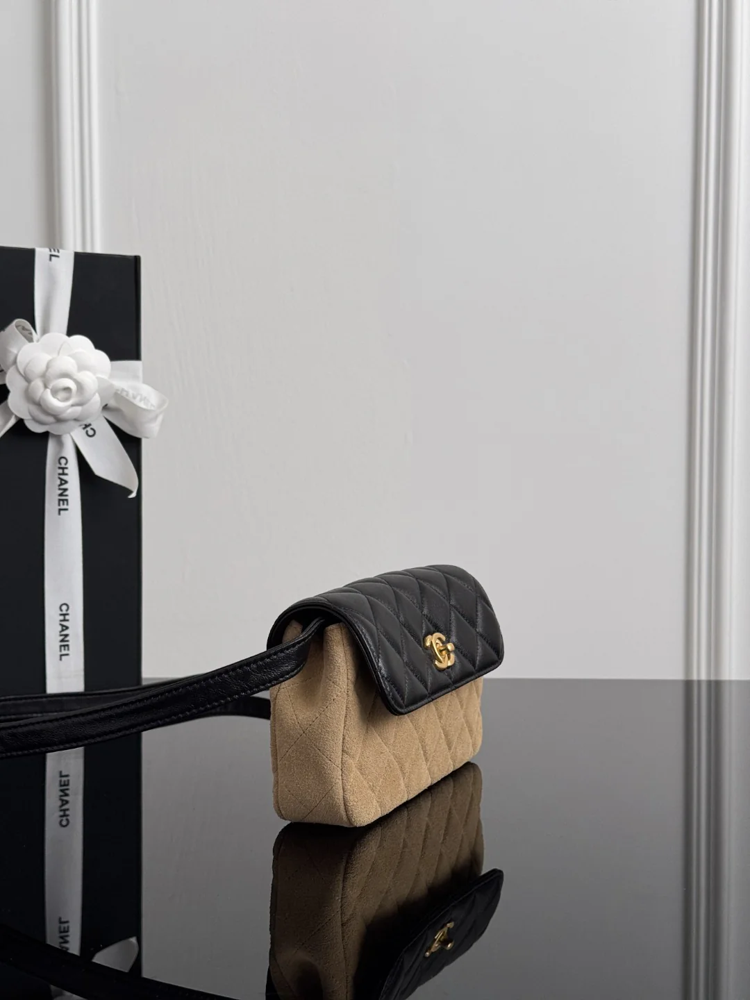 Chan 25A suede flap bag