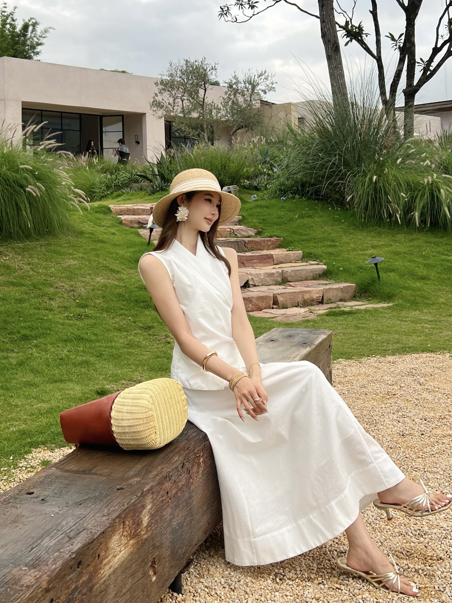 Brun 26ss sleeveless top skirt set