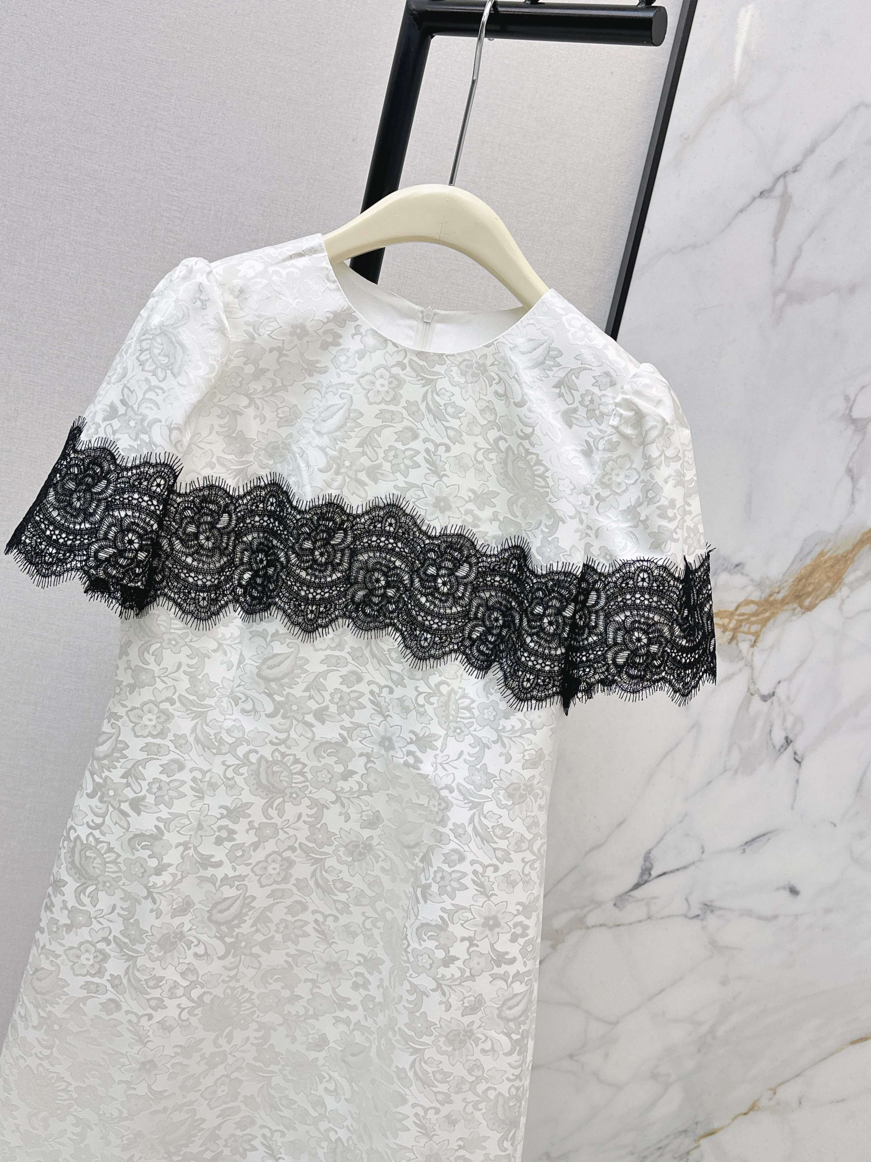 Valen 26ss contract lace dress