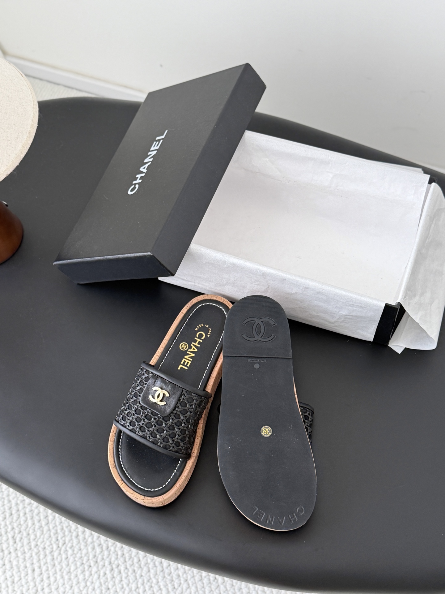 Chan 26C mesh slippers