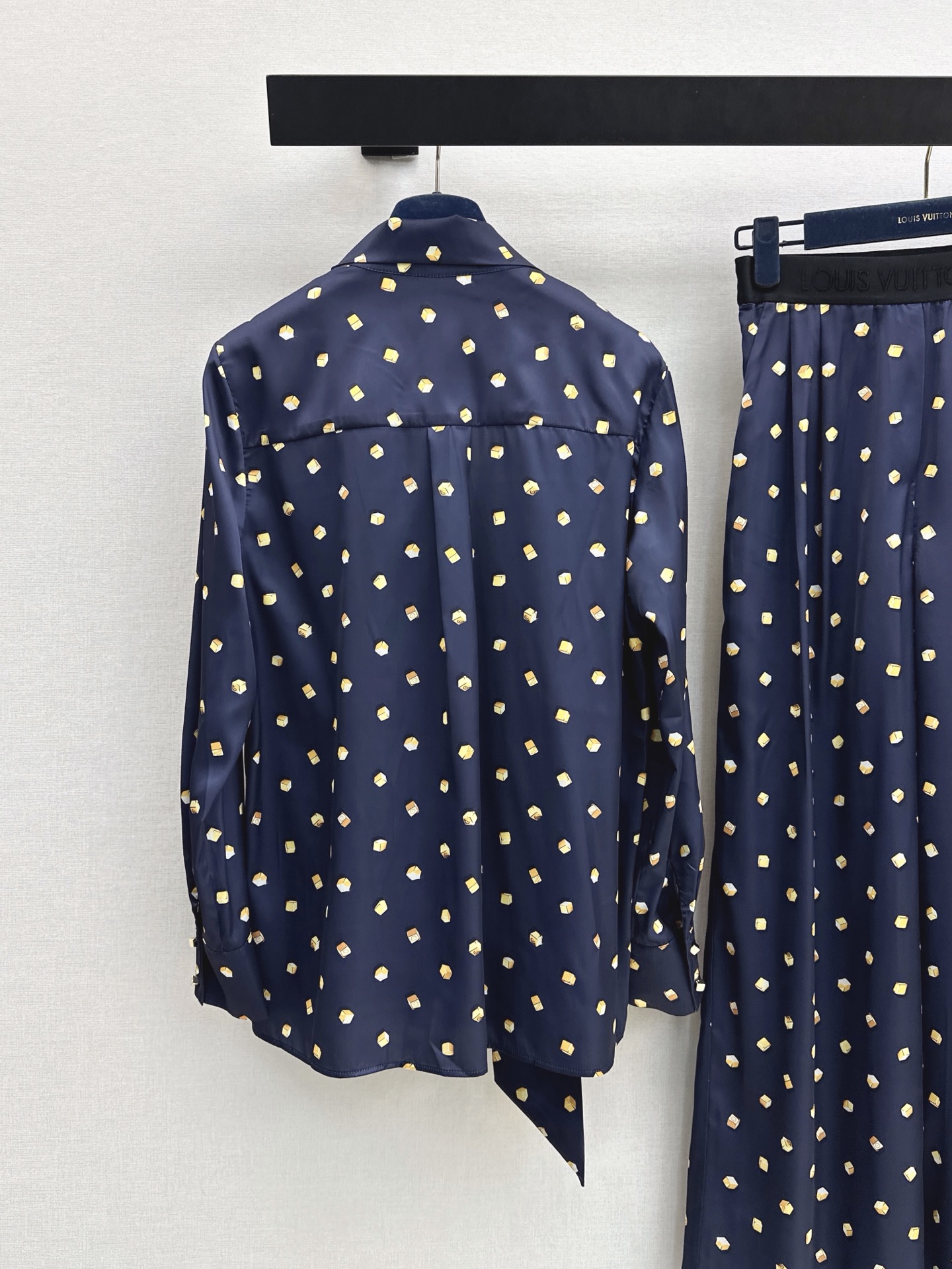 Loui 26ss polka dots ribbon shirt pants set