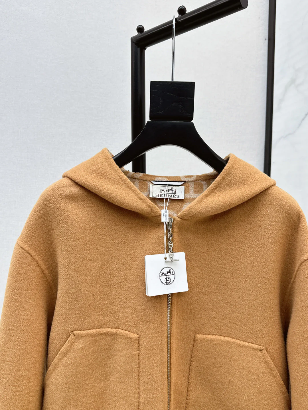 Her 25fw cashmere coat