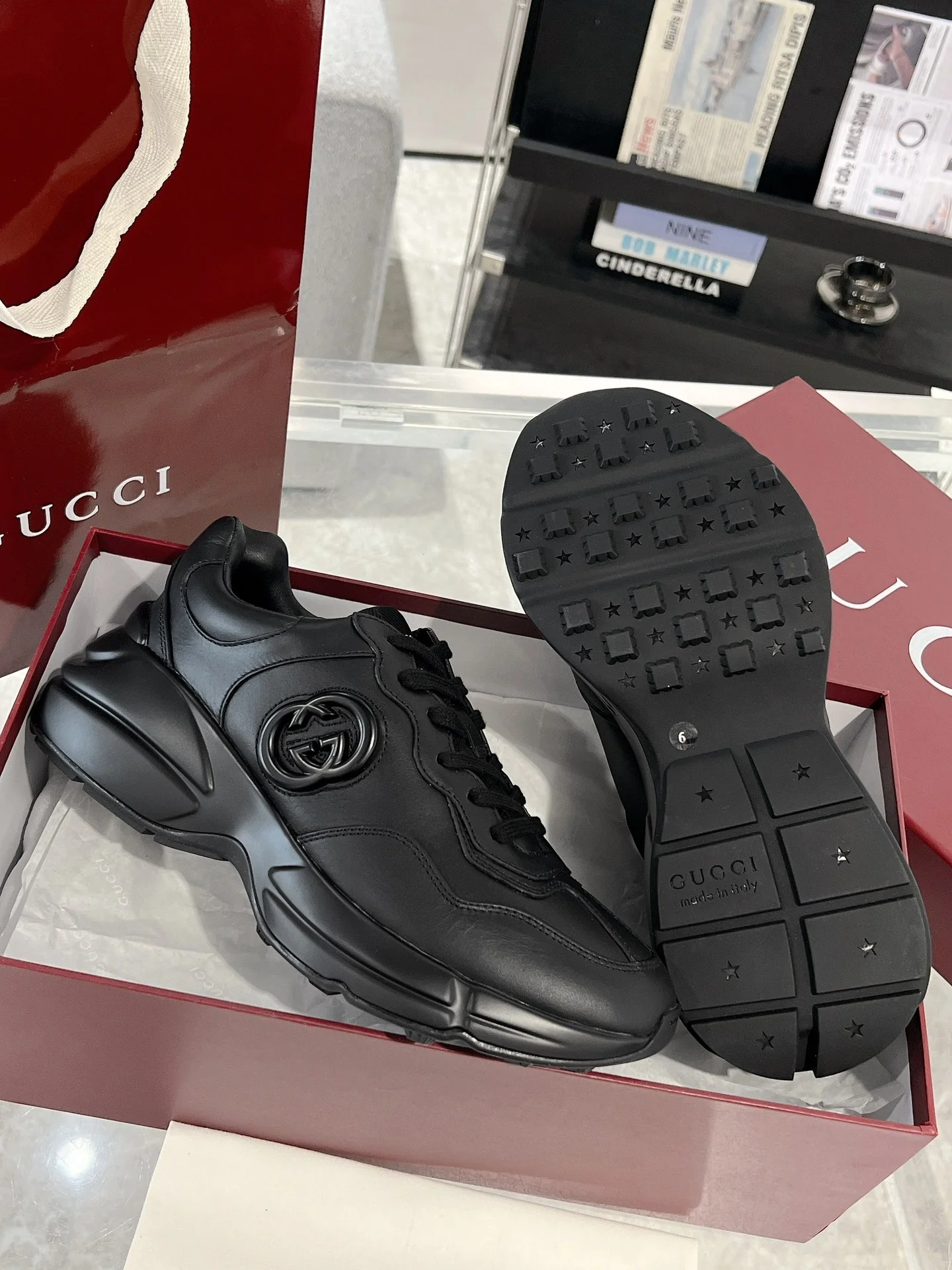 Gucc 25fw rhyton series dad's shoes