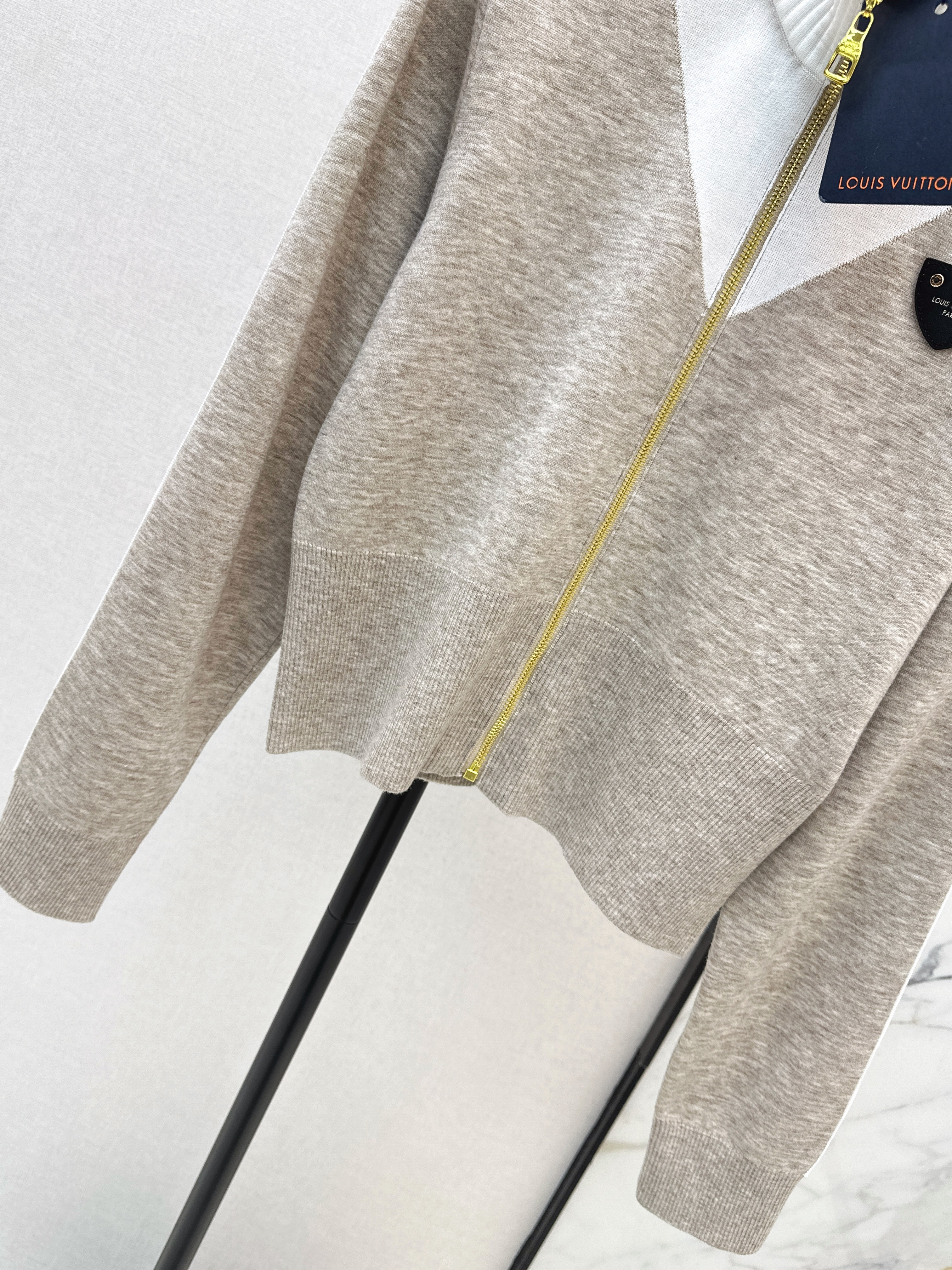 Louis 26ss stand-collar knitted jacket