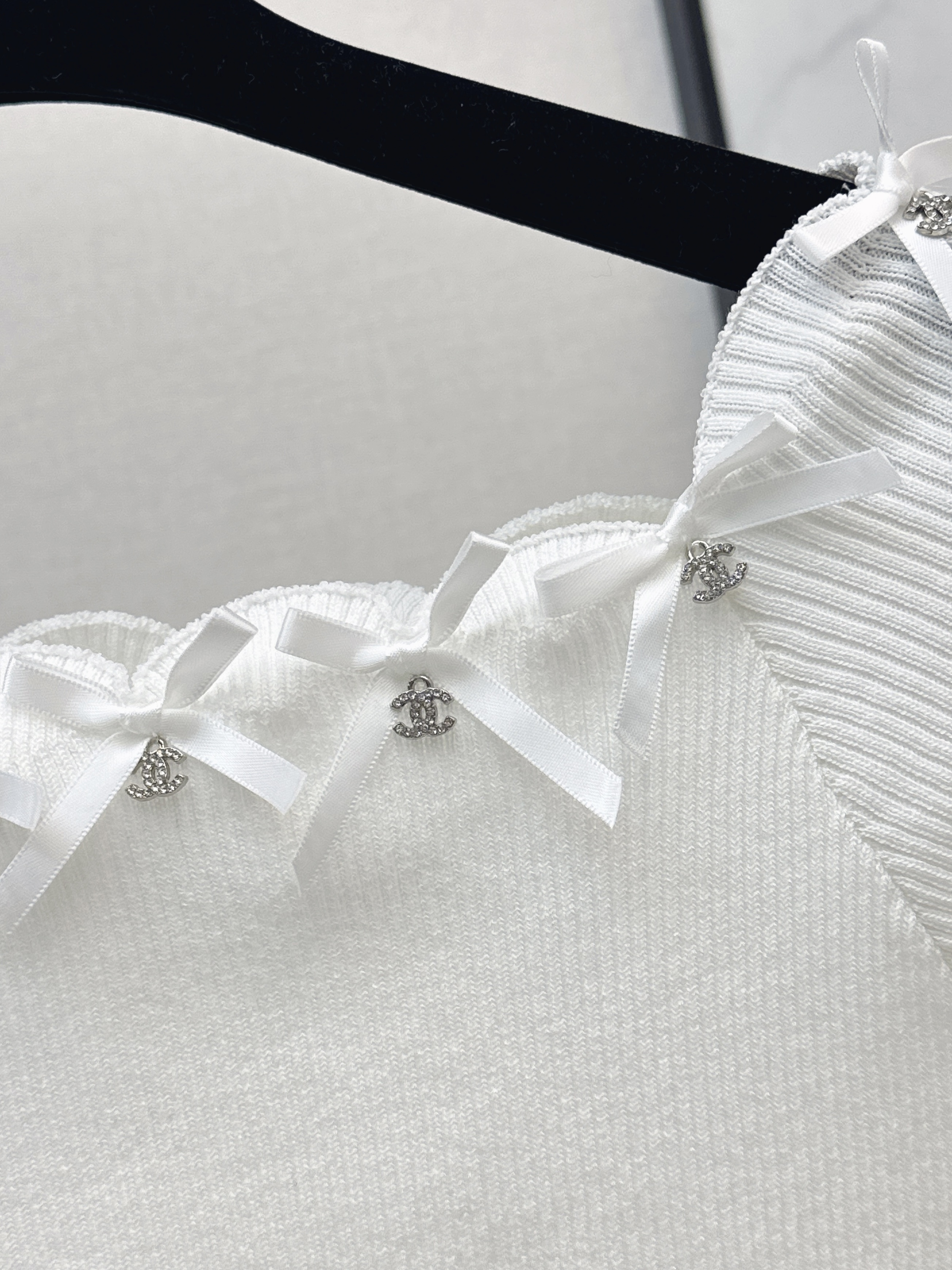 Chan 26ss off shoulder top