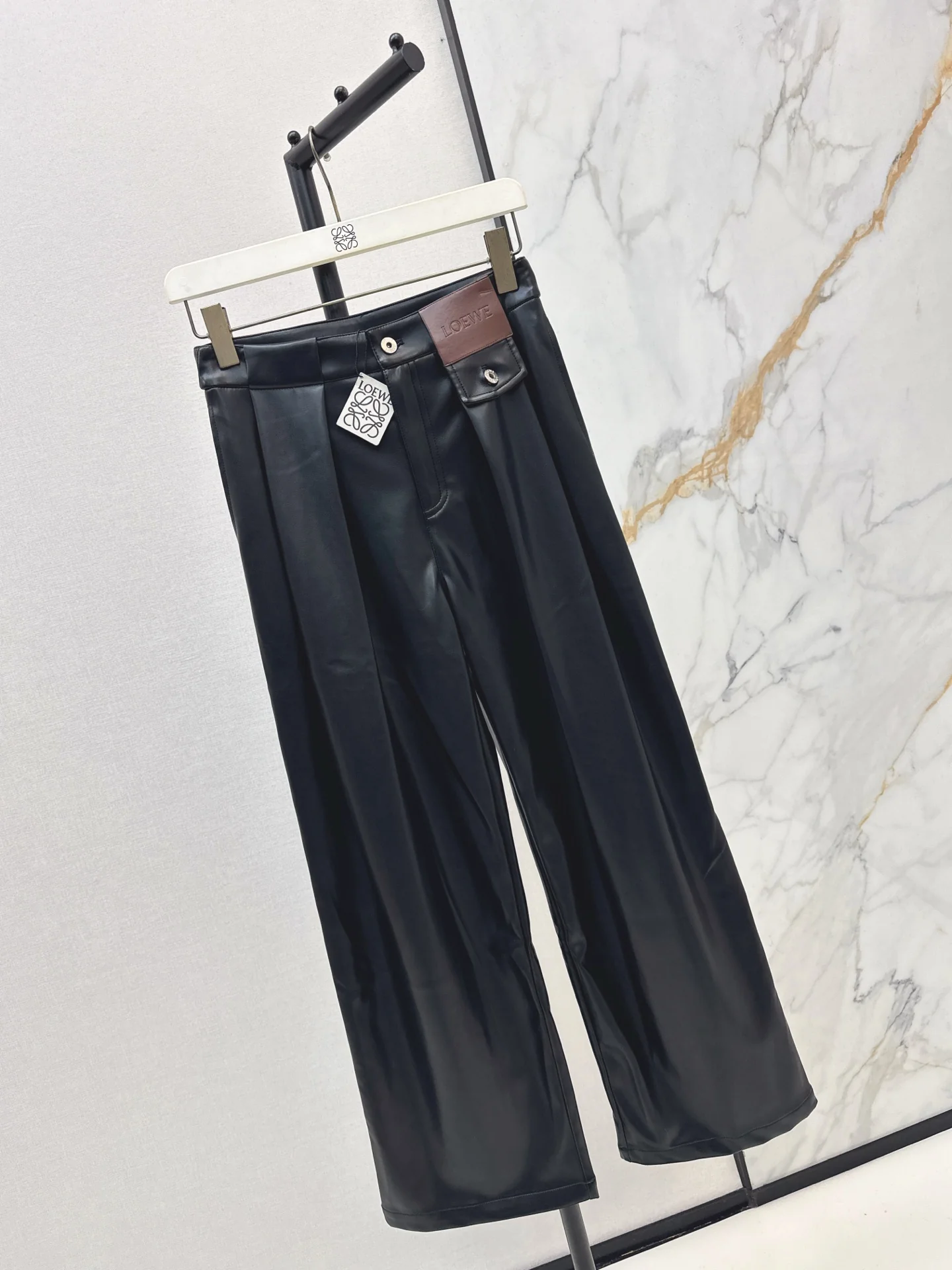 Loe 25fw pu leather pants