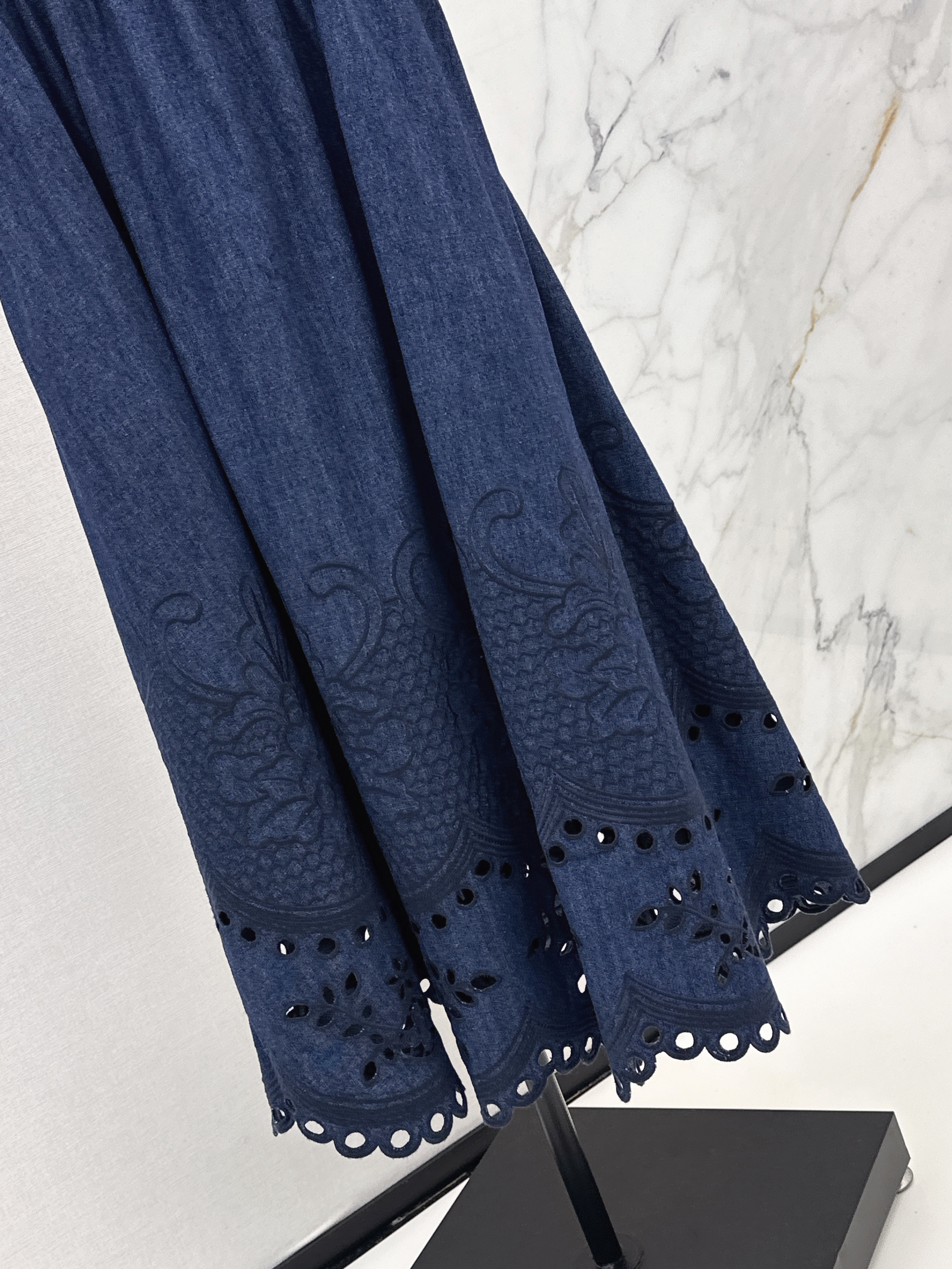 Zimm 26SS Tie-Strap Embroidered Midi Dress