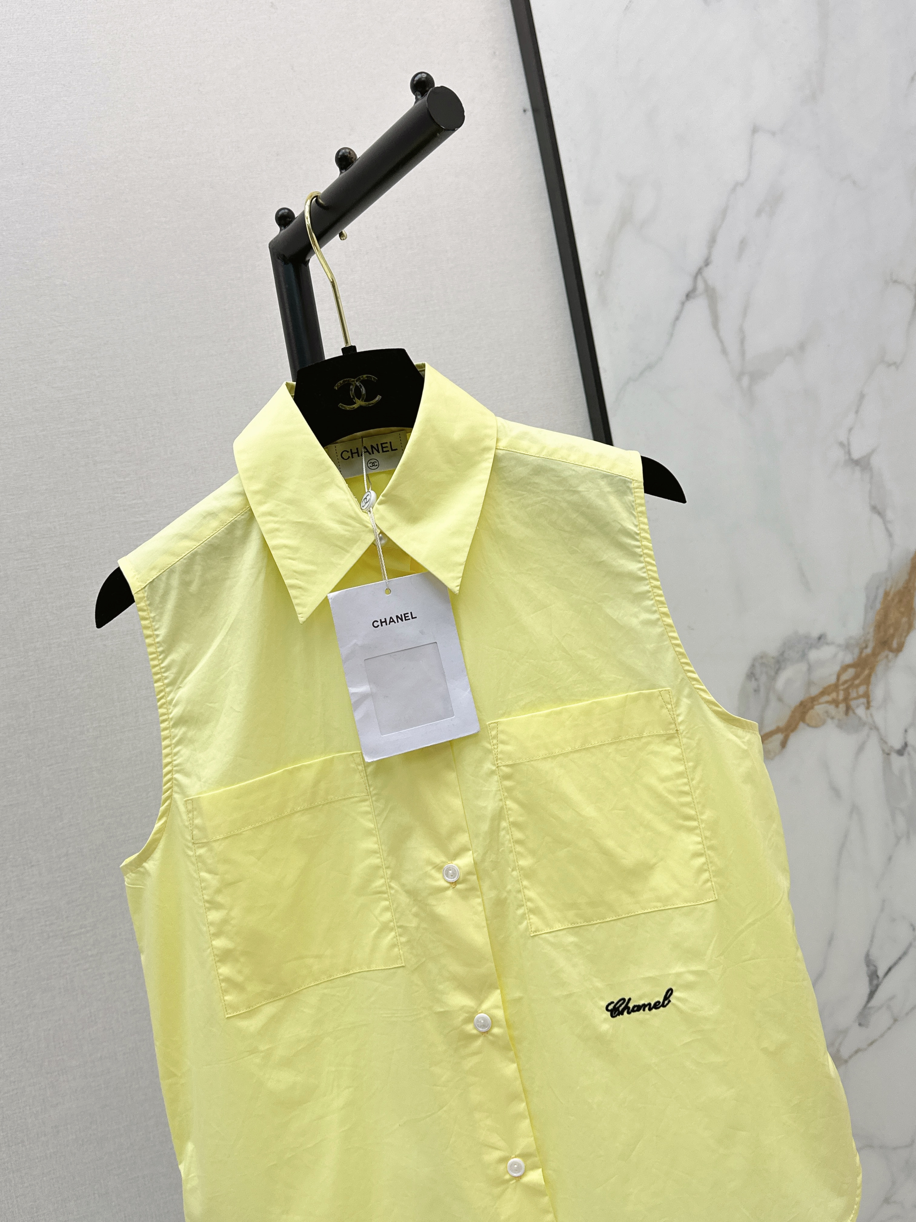 Chan 26ss sleeveless shirt