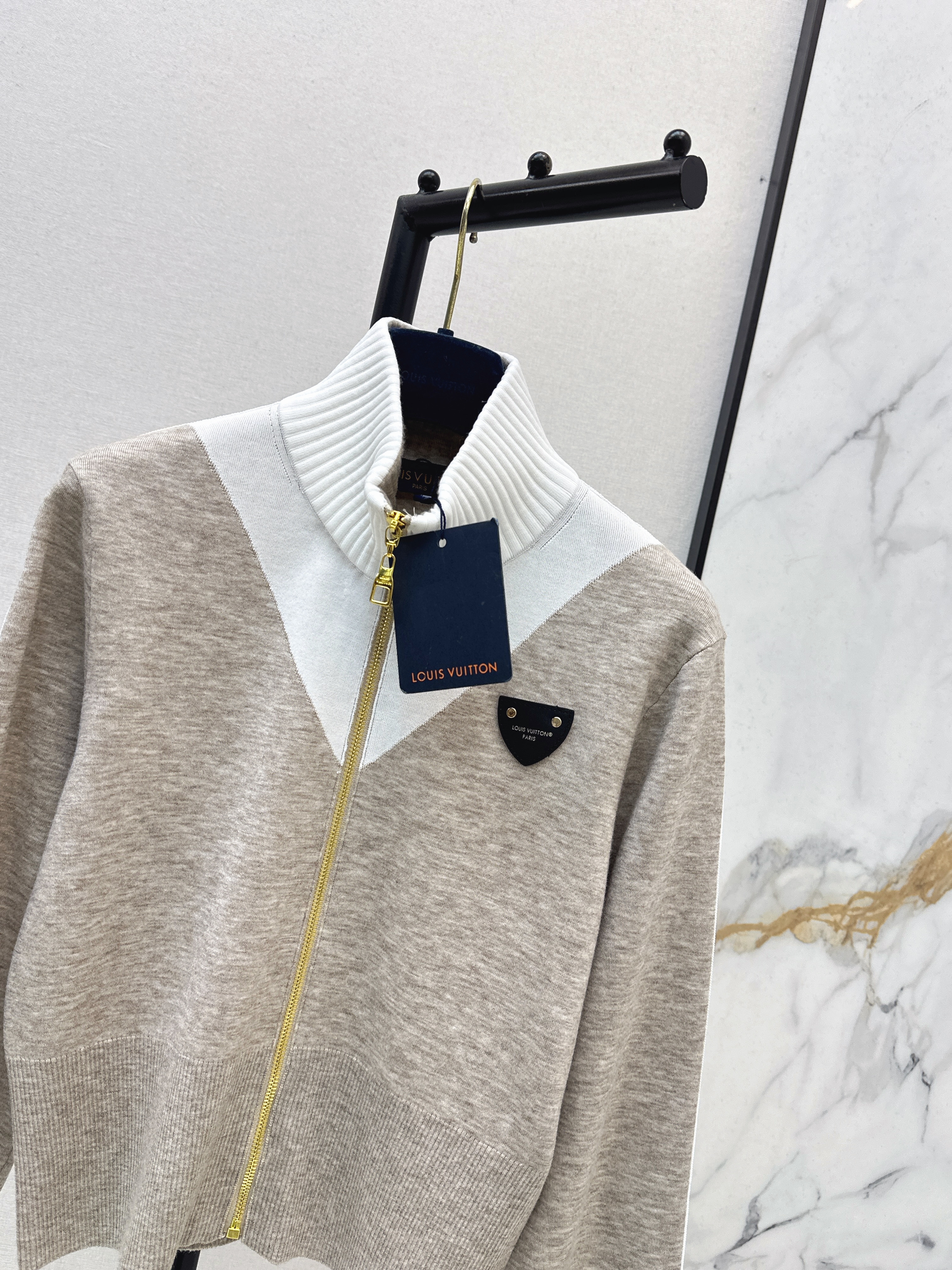 Louis 26ss stand-collar knitted jacket