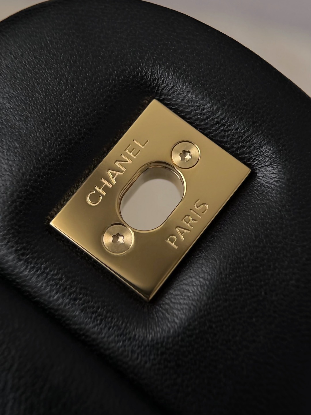 Chan cf30 chain shoulder bag