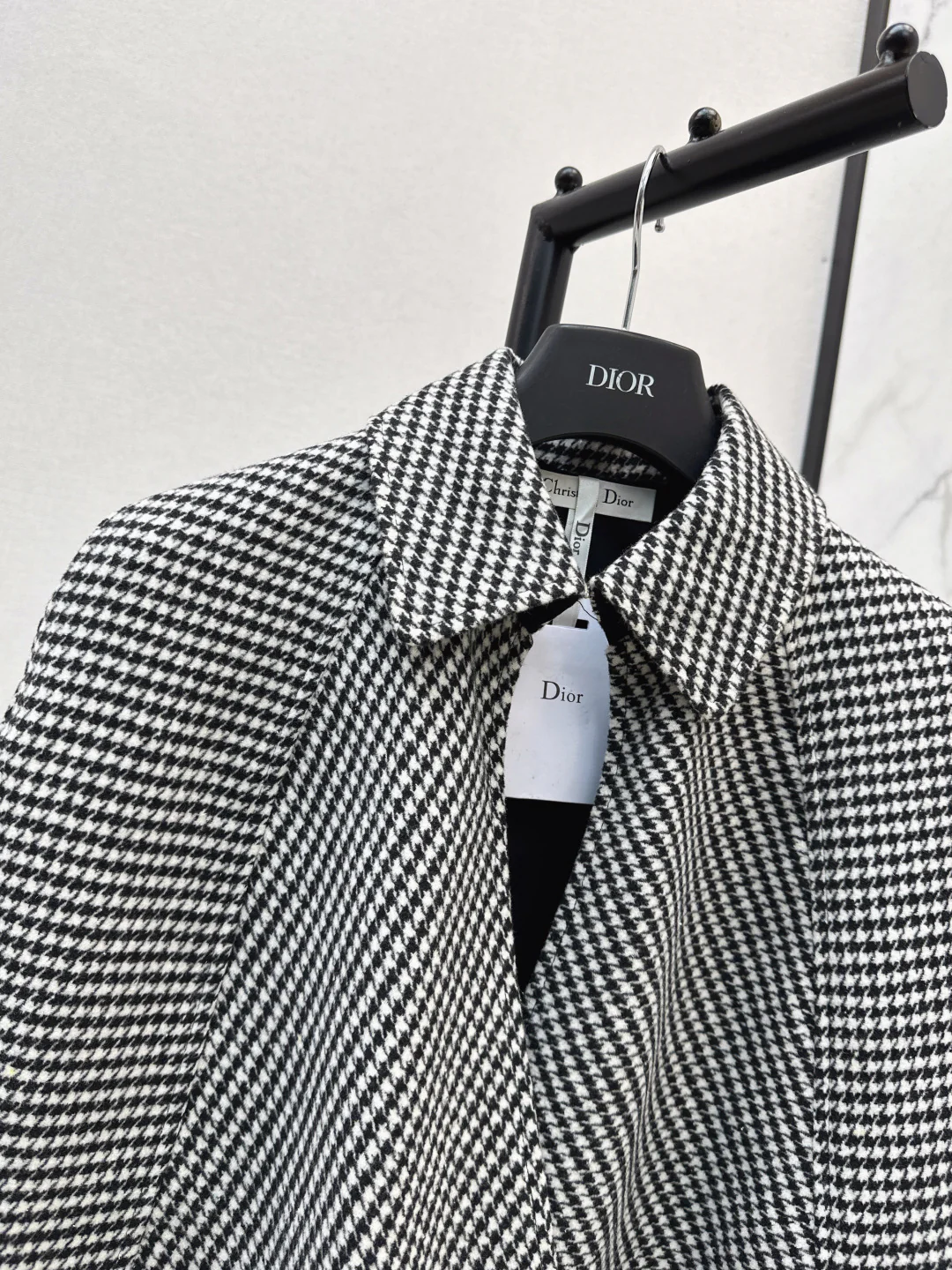 CD 25fw houndstooth cape