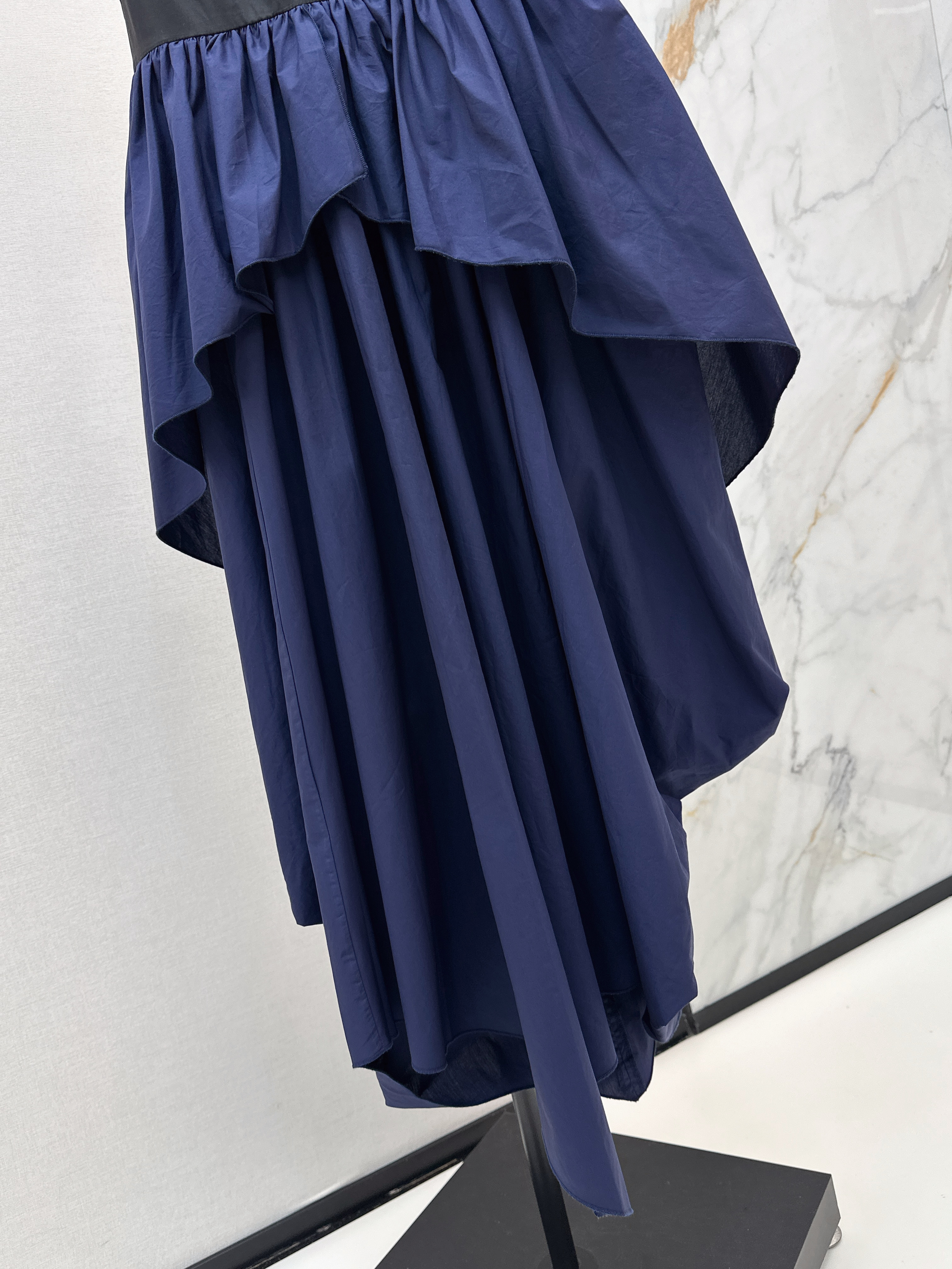 Loe 26ss Sleeveless Ruffle Midi Dress