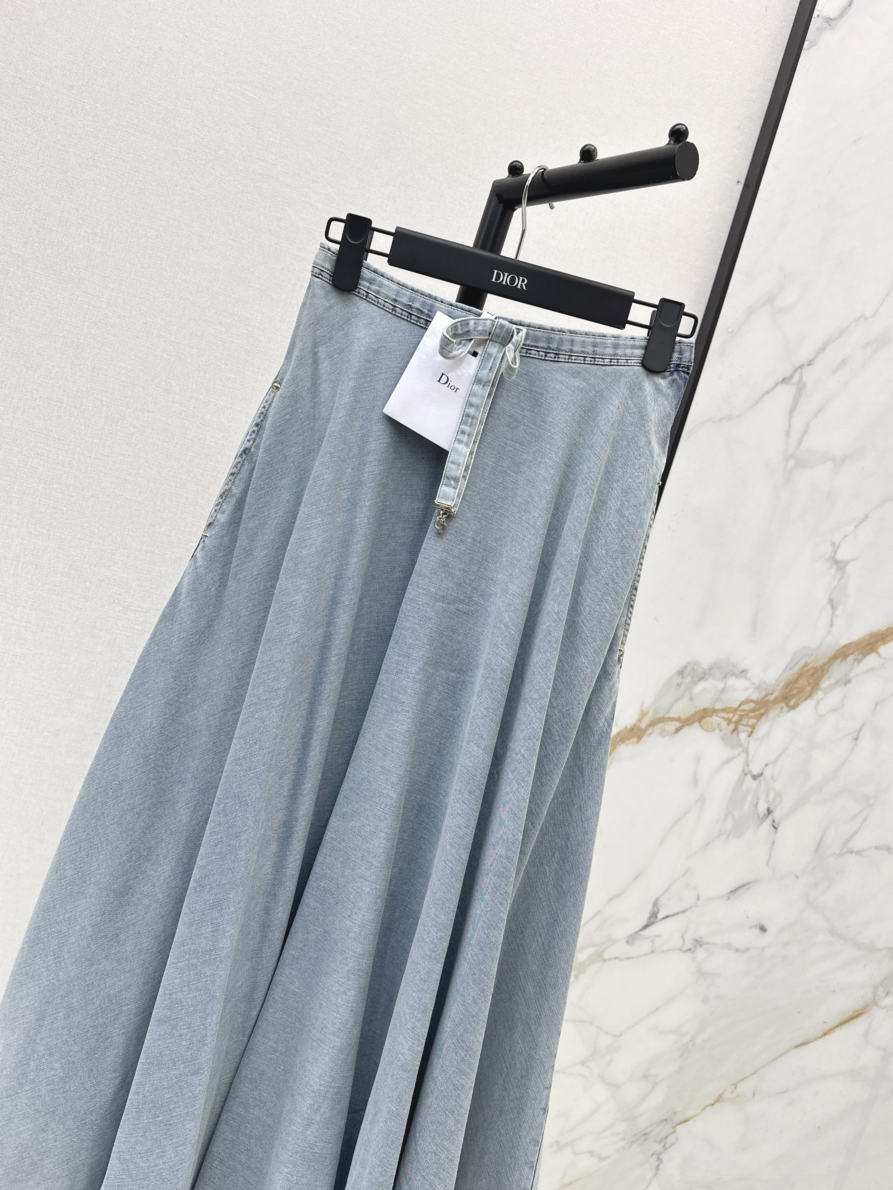 CD 26ss pleated denim skirt