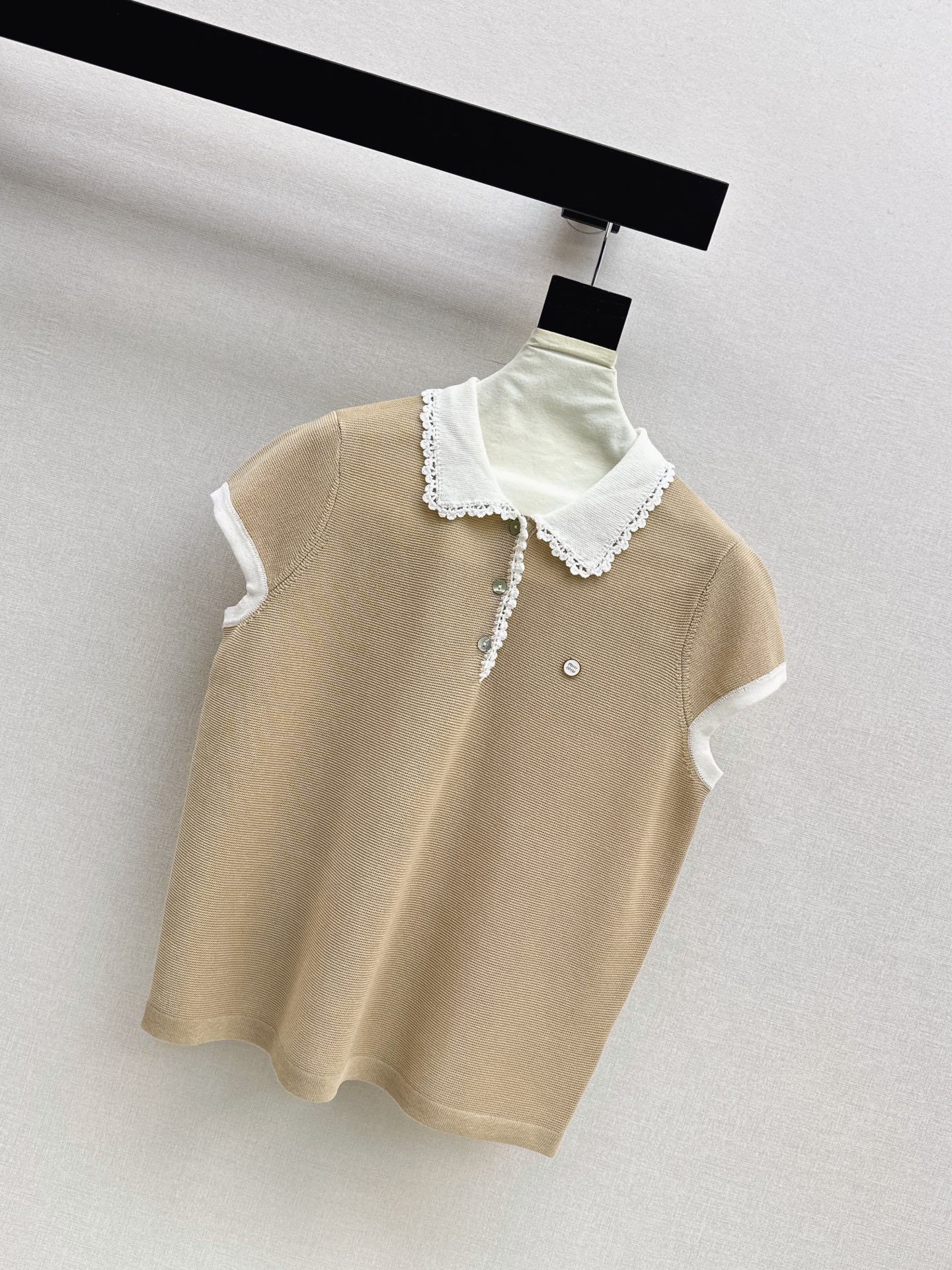 Miu 26ss sleeveless polo knitwear