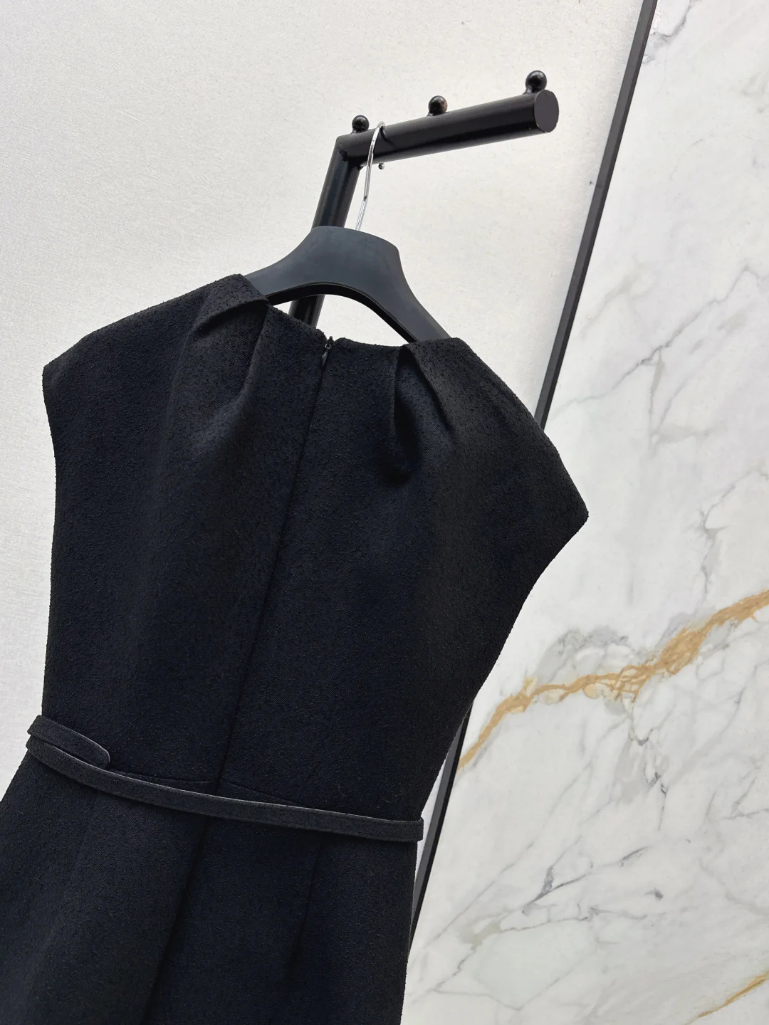 CD 25fw sleeveless dress