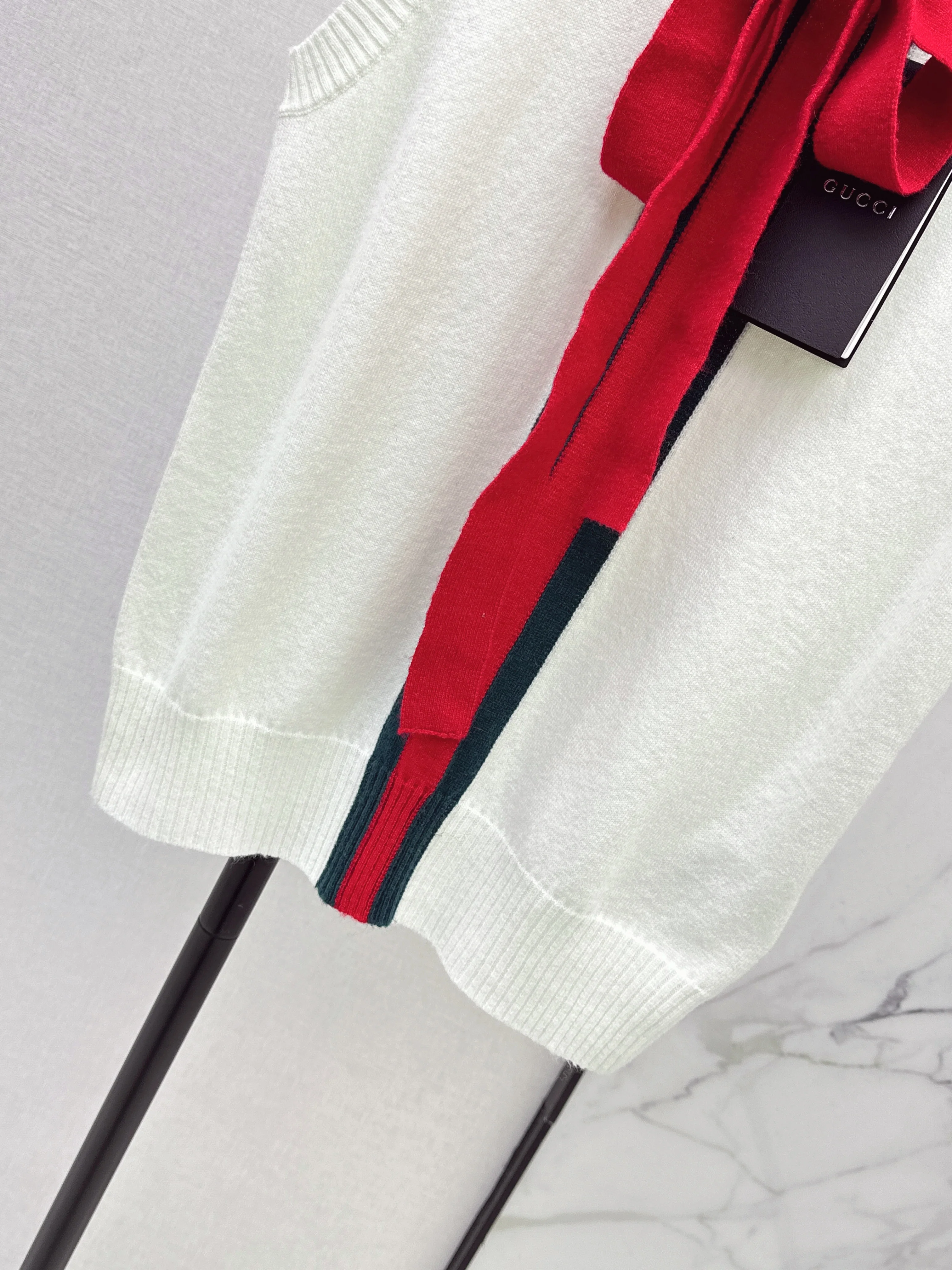 Gucc 26ss sleeveless knit sweater