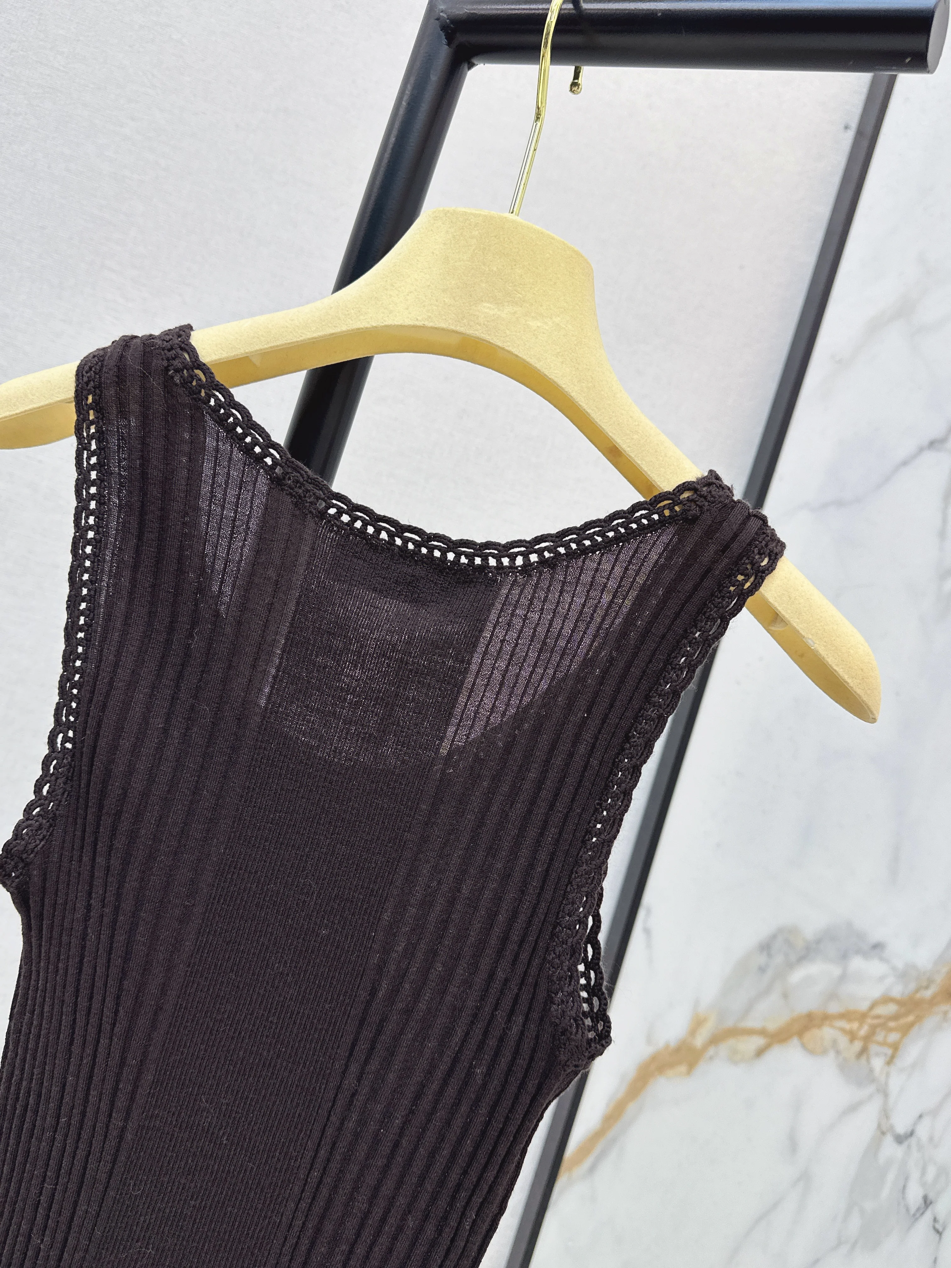 Miu 26ss knitted vest