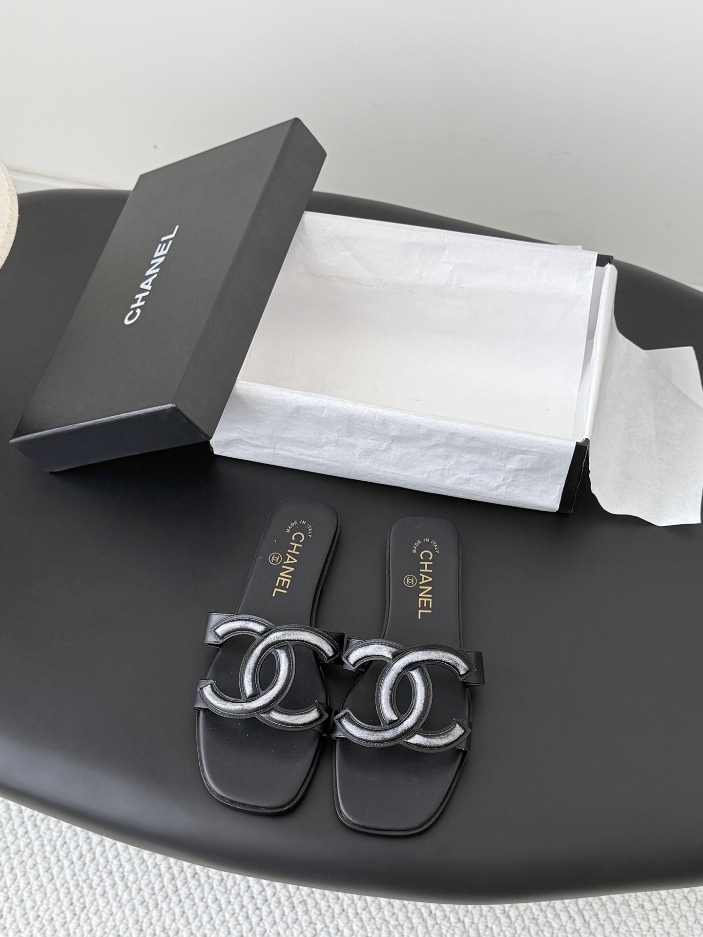 Chan 26P slippers
