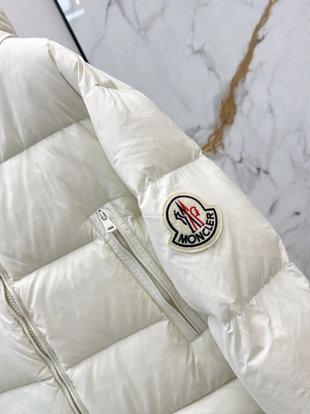 Monc 25fw down jacket