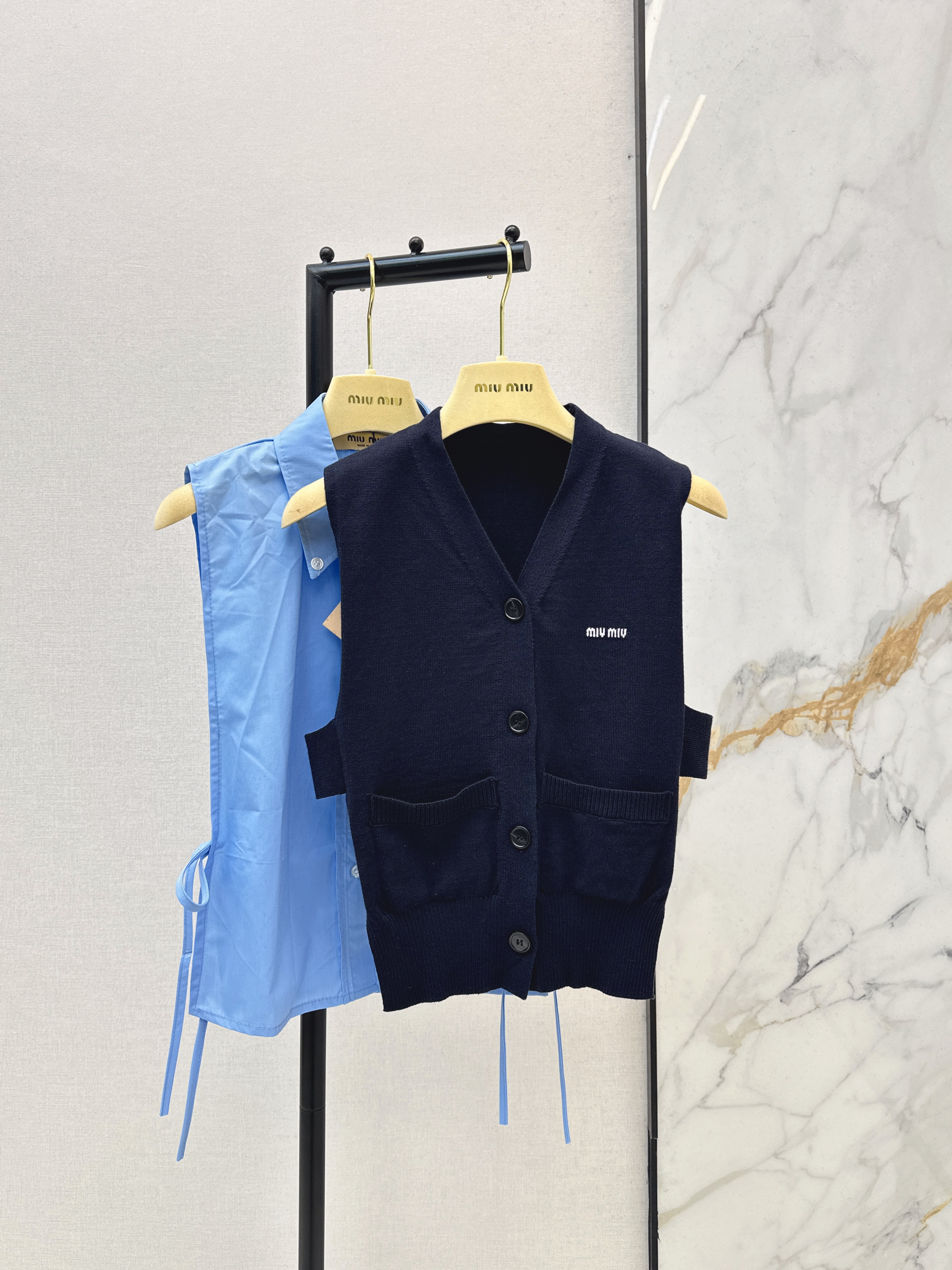Miu 26ss knit vest sleeveless shirt set