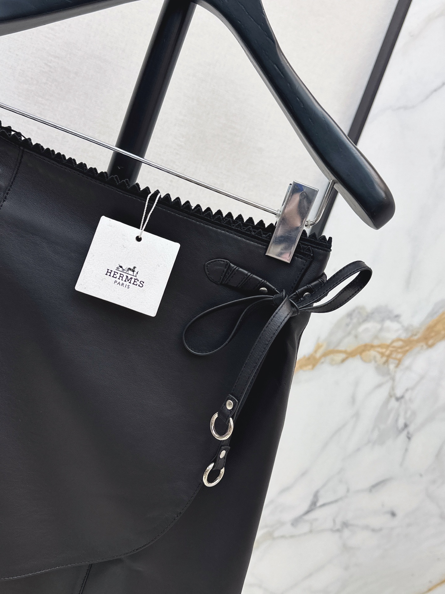 Her 26ss slit skirt