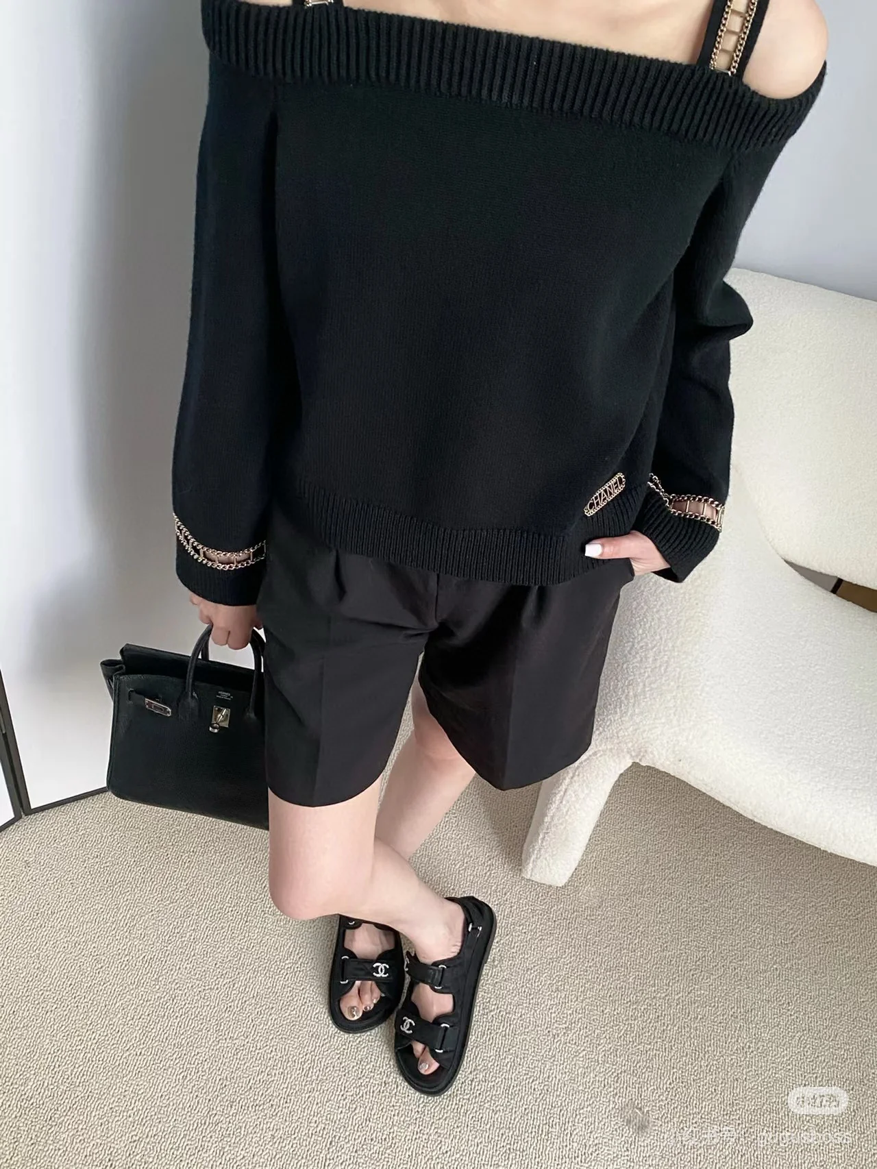 Chan 25fw chain-link off shoulder sweater