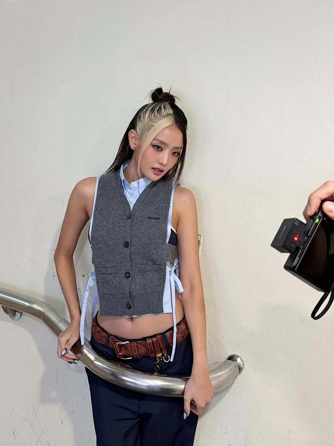 Miu 26ss knit vest sleeveless shirt set