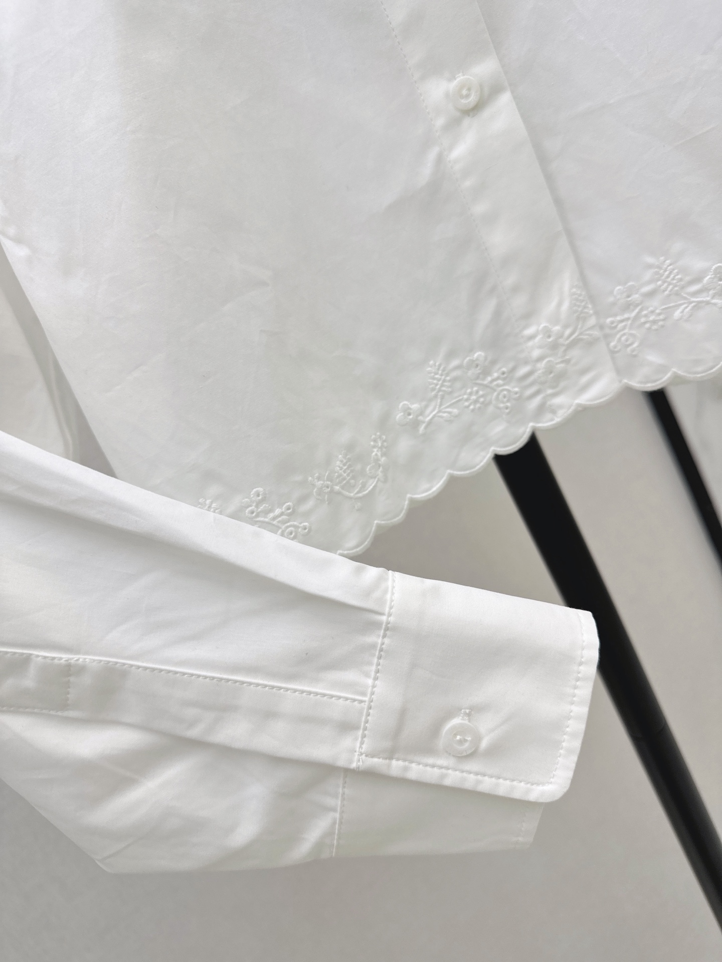 Loui 26ss embroidery cropped shirt