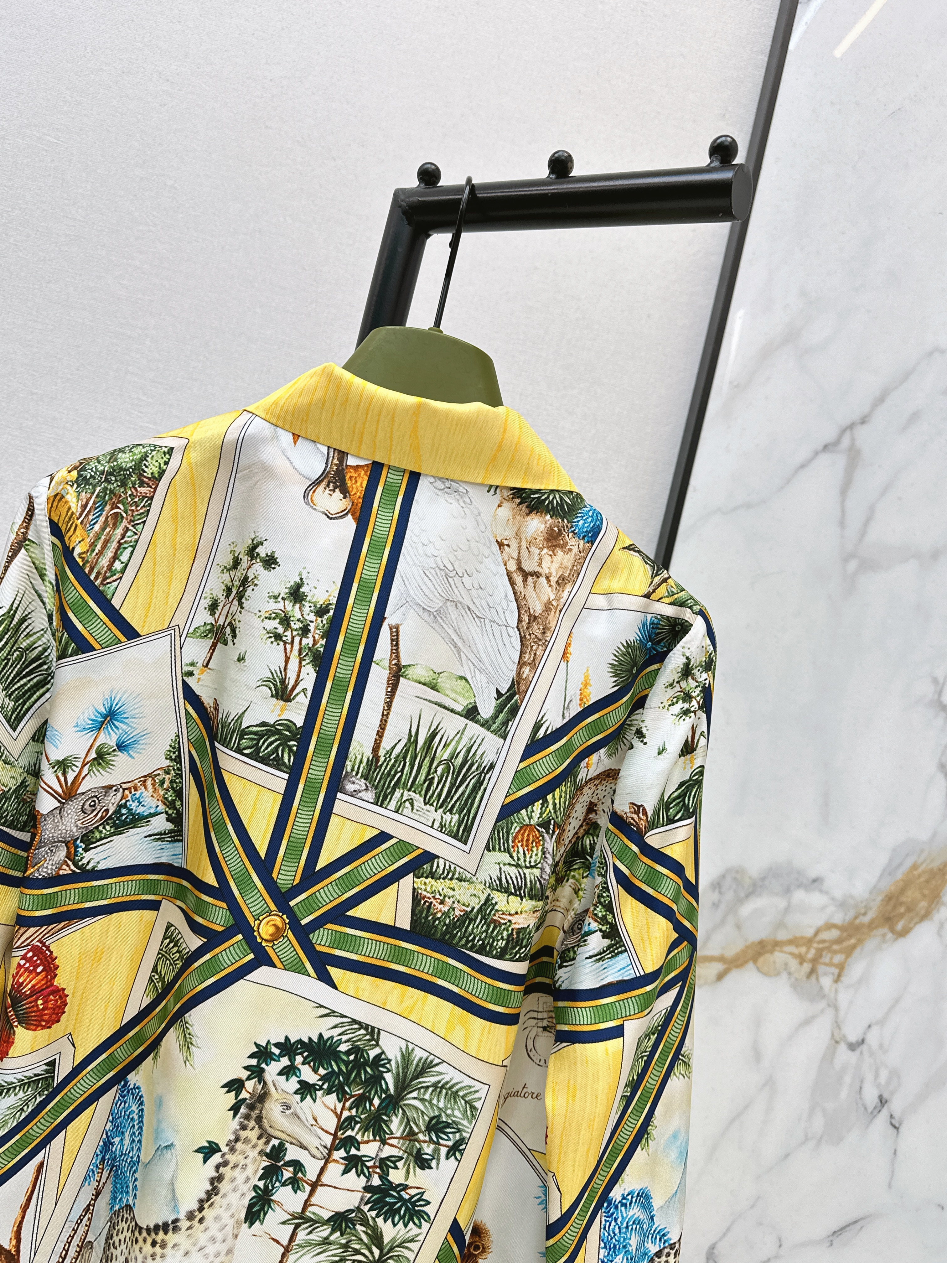 Guc 26ss silk print shirt