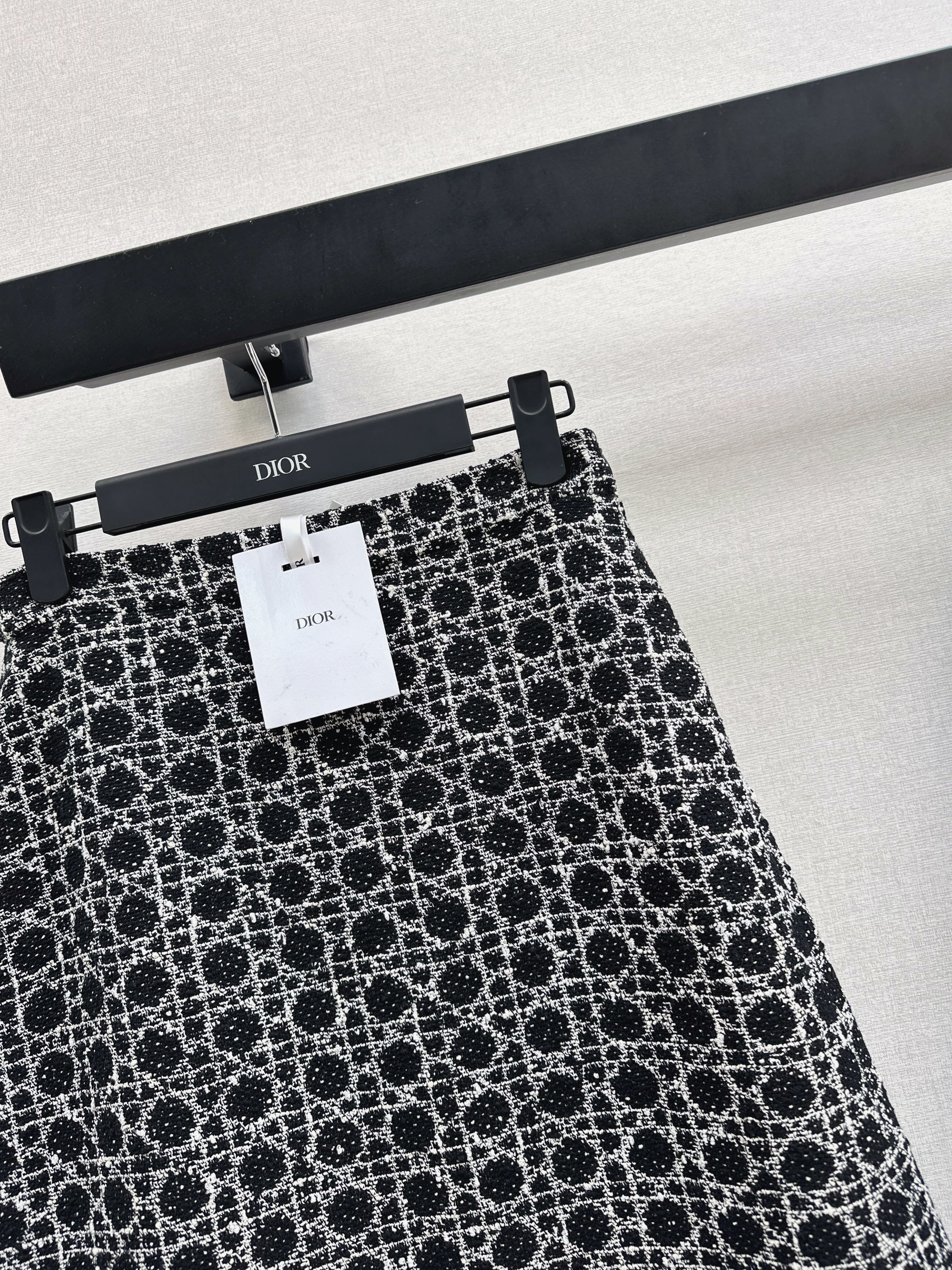 CD 26ss tweed fringe skirts