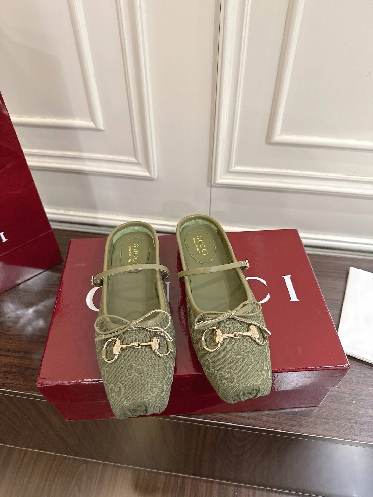 Guc 25fw mules