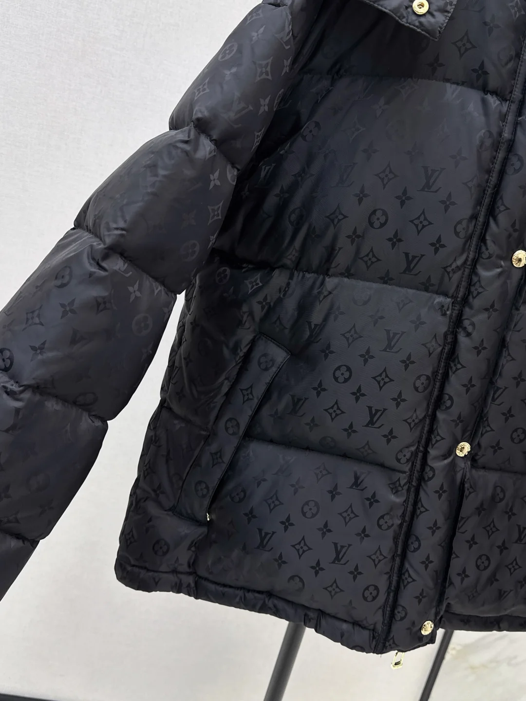 Loui 25fw down jacket
