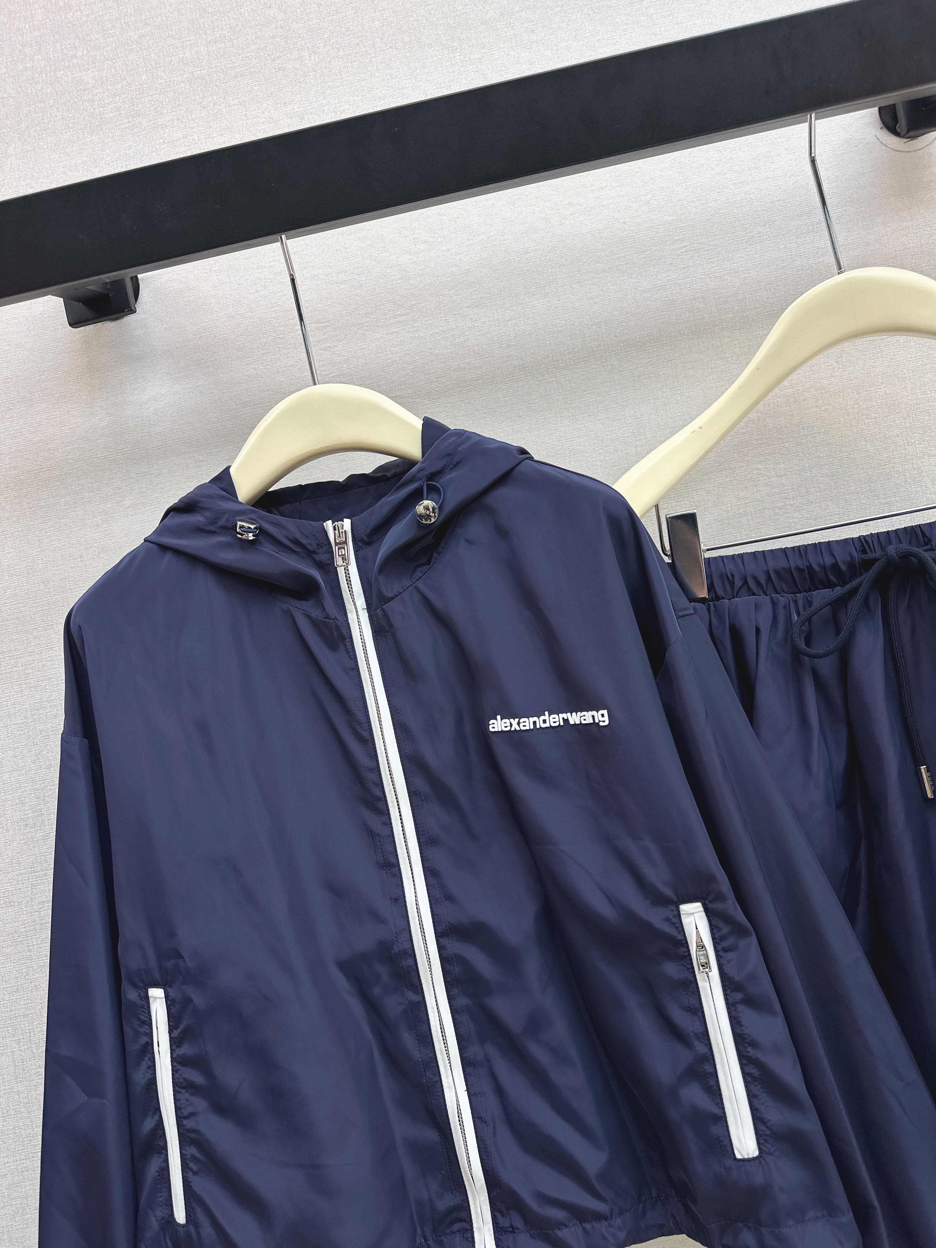 Alex 26ss hooded windbreaker set
