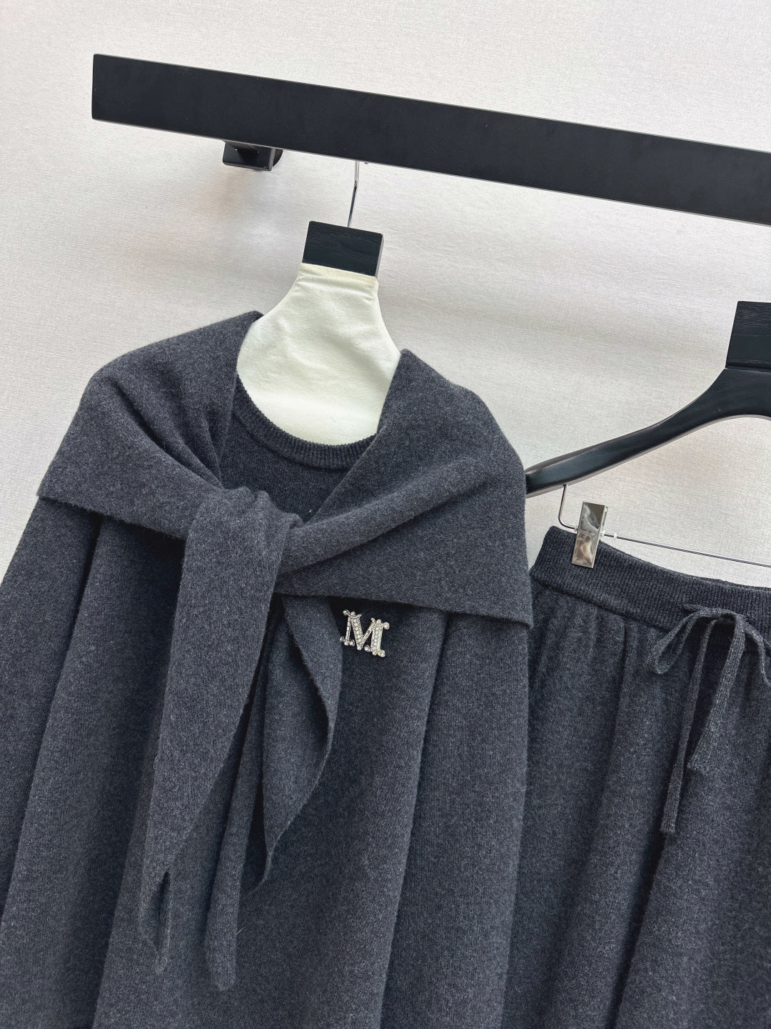 Max 25fw wool sweater+shawl wraps pants sets