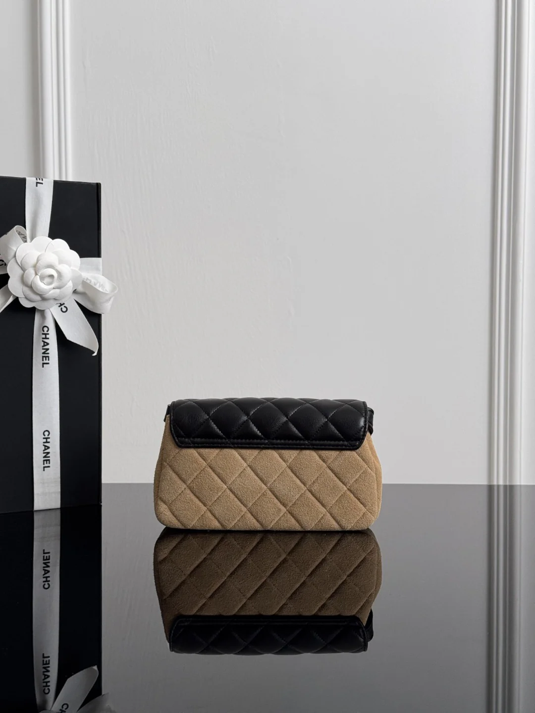 Chan 25A suede flap bag