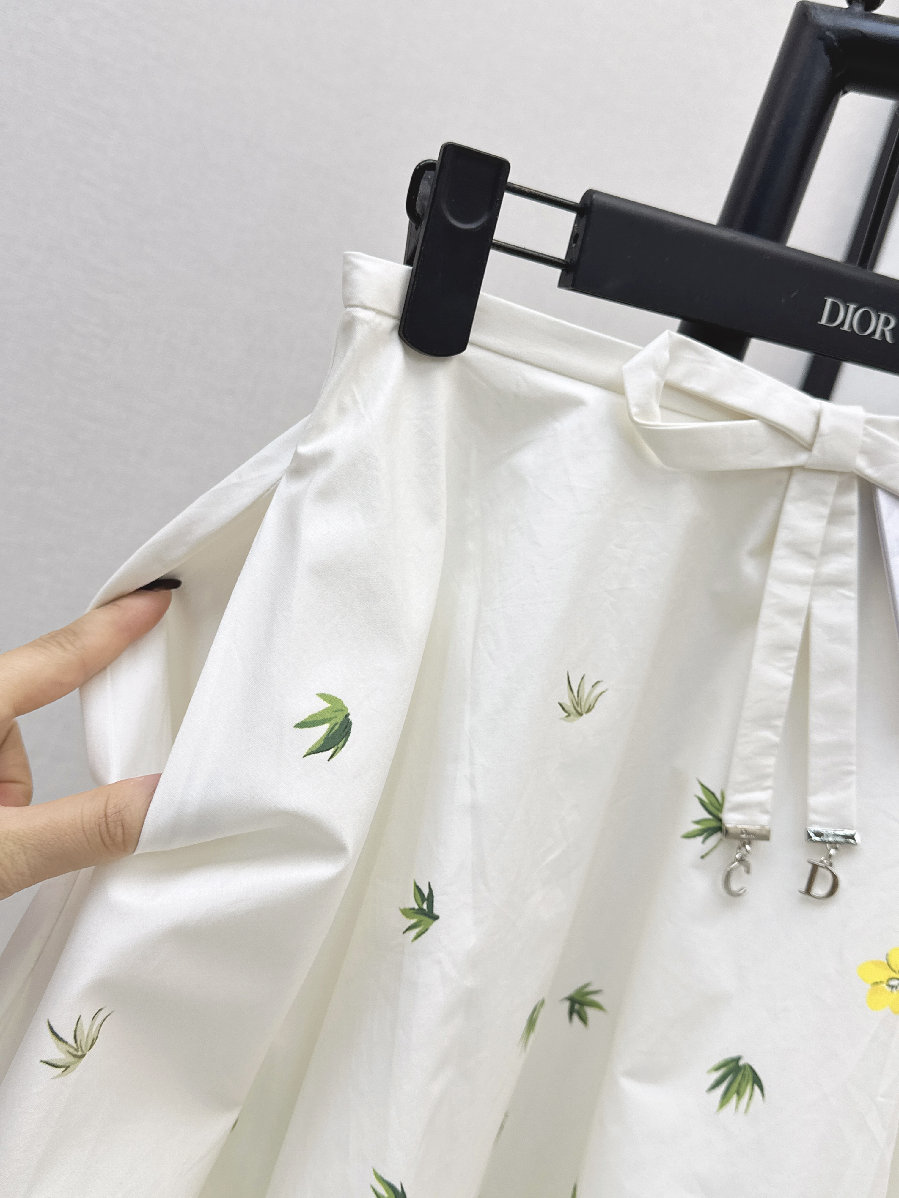 CD 26ss flower print pleated skirts