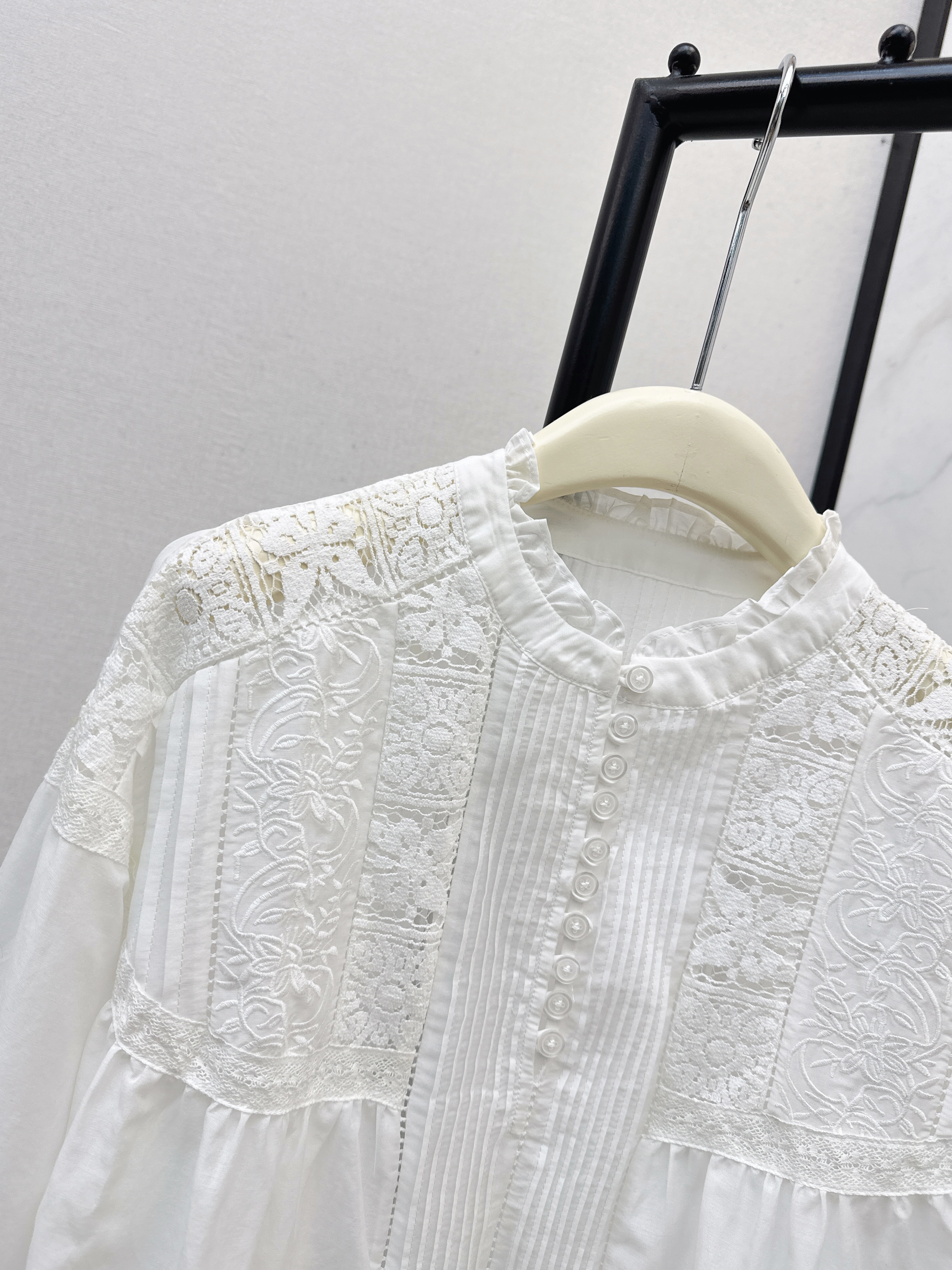 ES 26ss hollow lace shirt