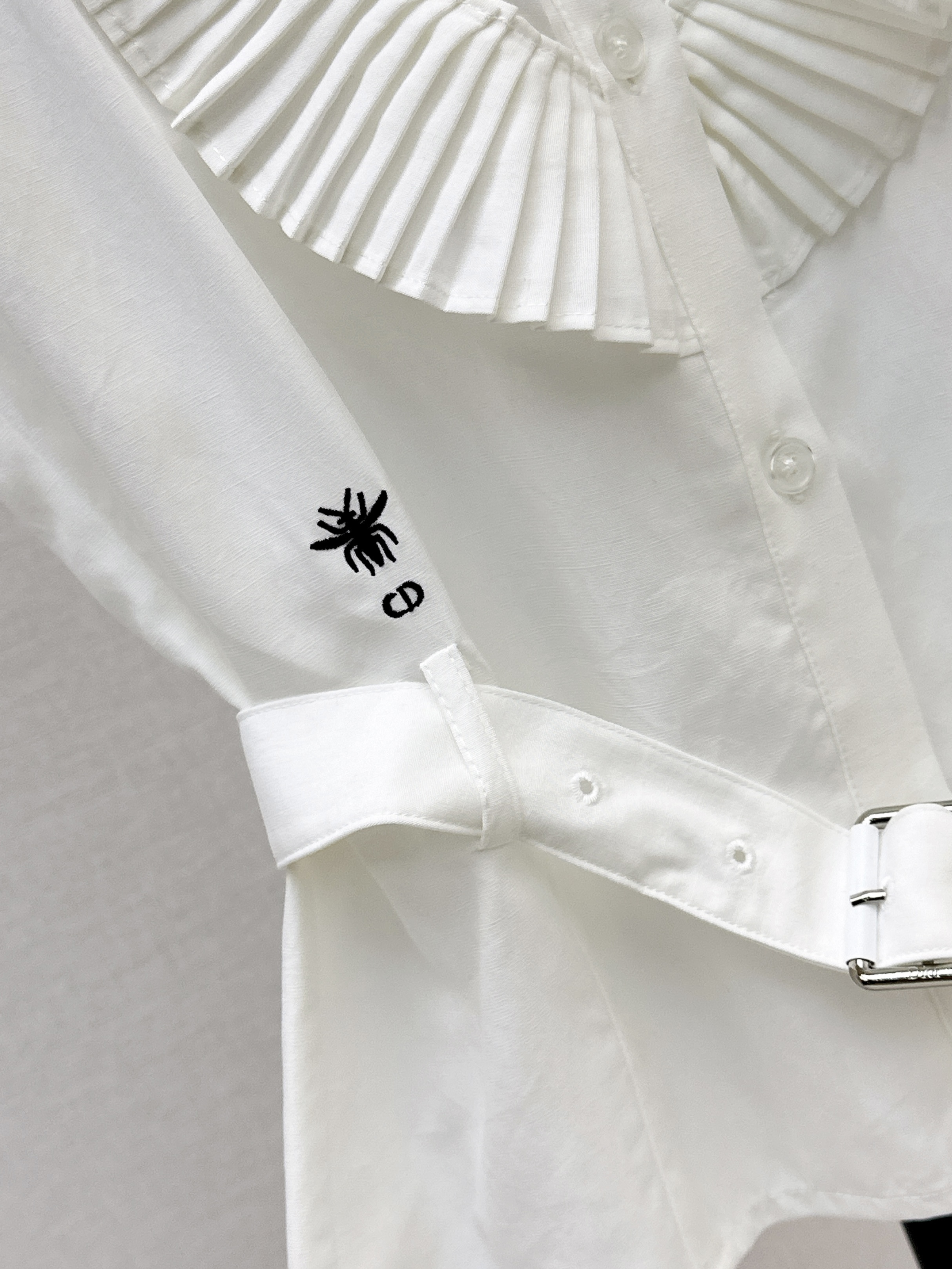 CD 26ss sleeveless ruffle belted blouse