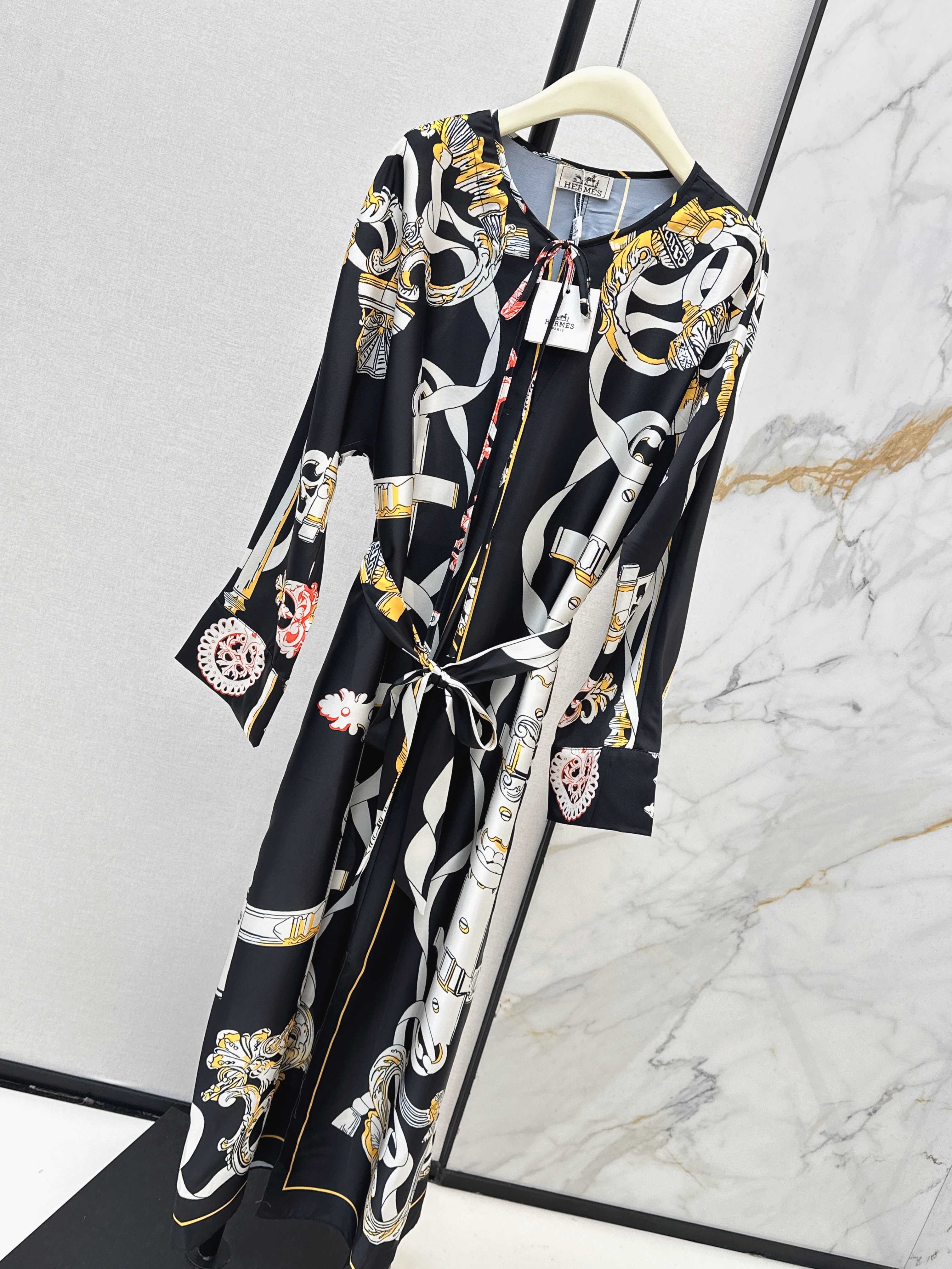 Her 26ss dolman sleeve silk dress