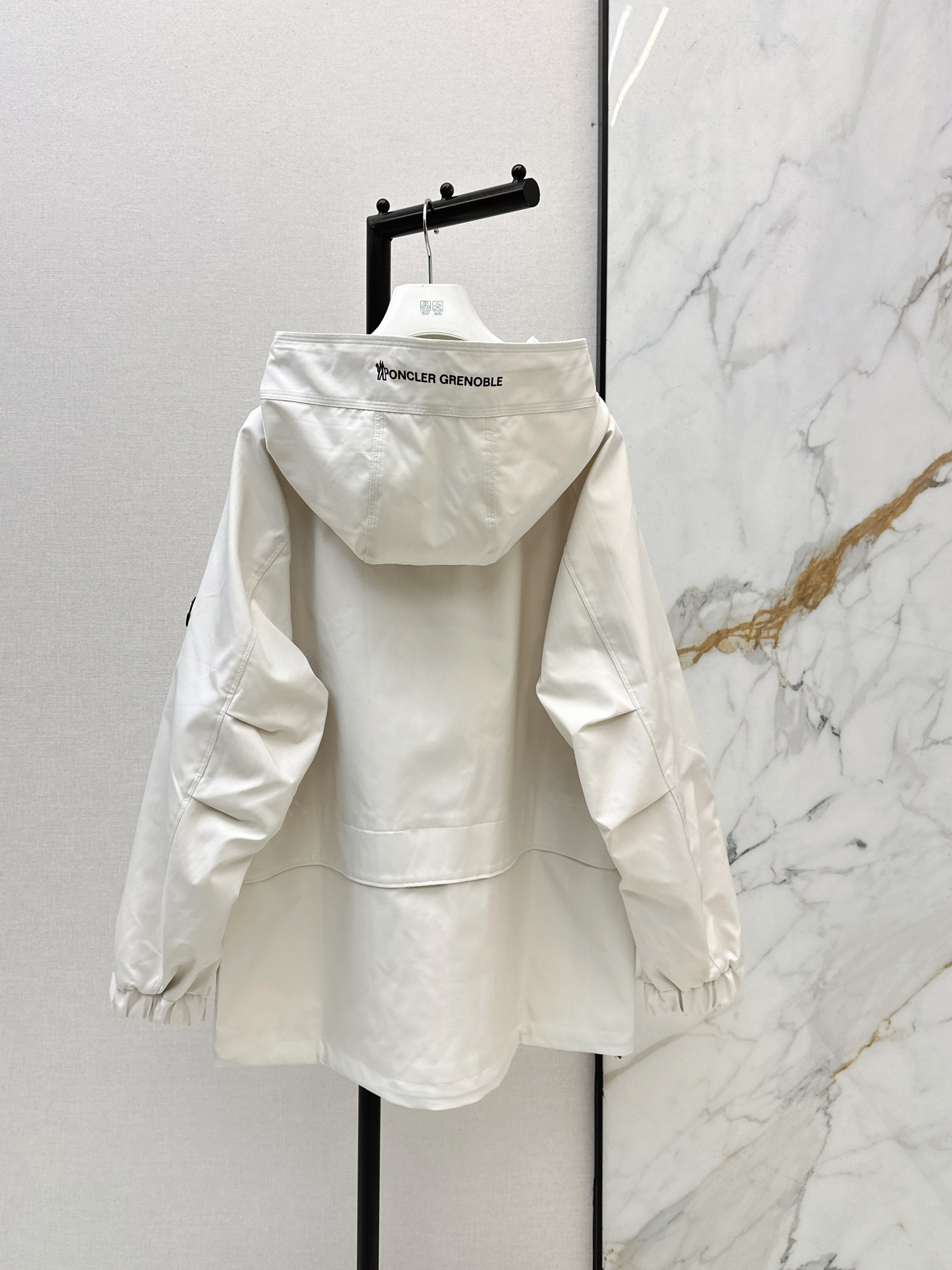 Monc 26ss hooded windbreaker