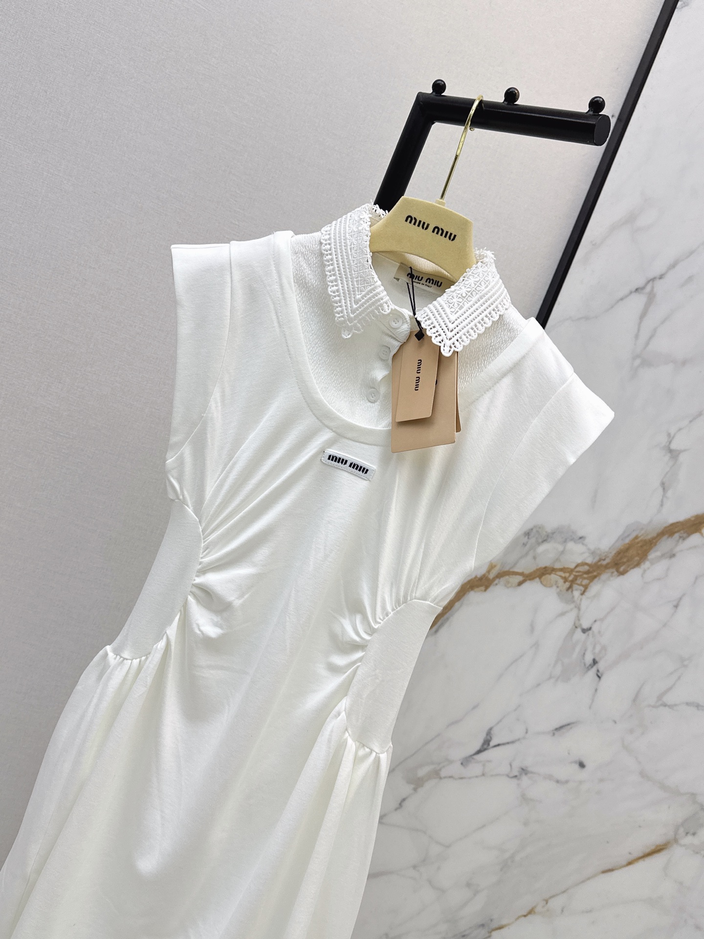 Miu 26ss sleeveless waist-cinching dress