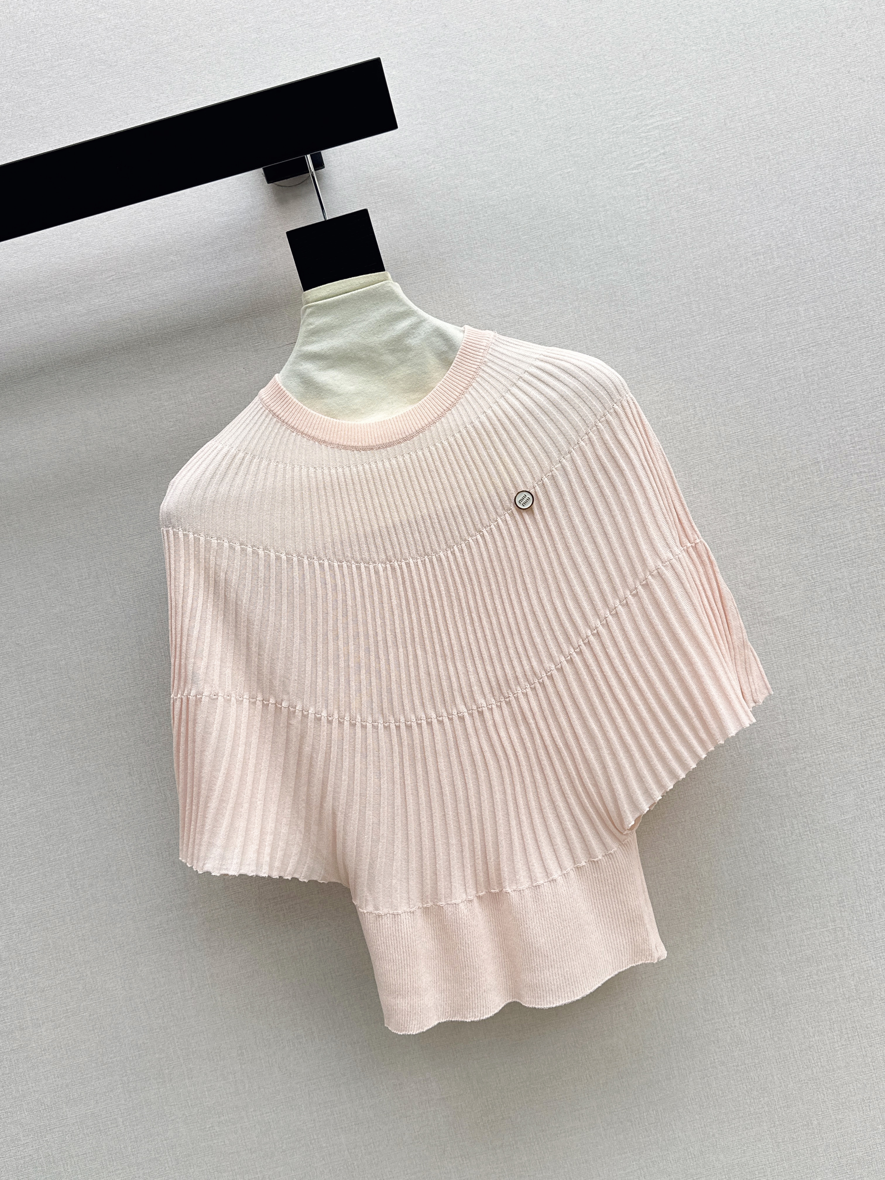 Miu 26ss cape knitwear
