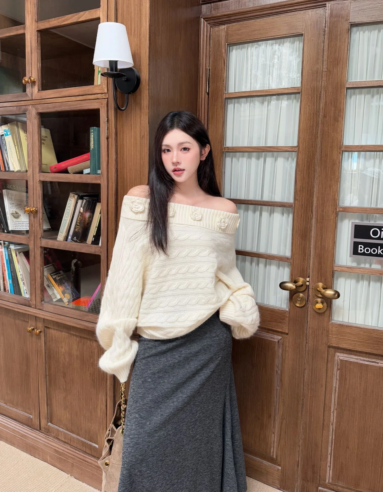 Chan 26ss off shoulder top sweater
