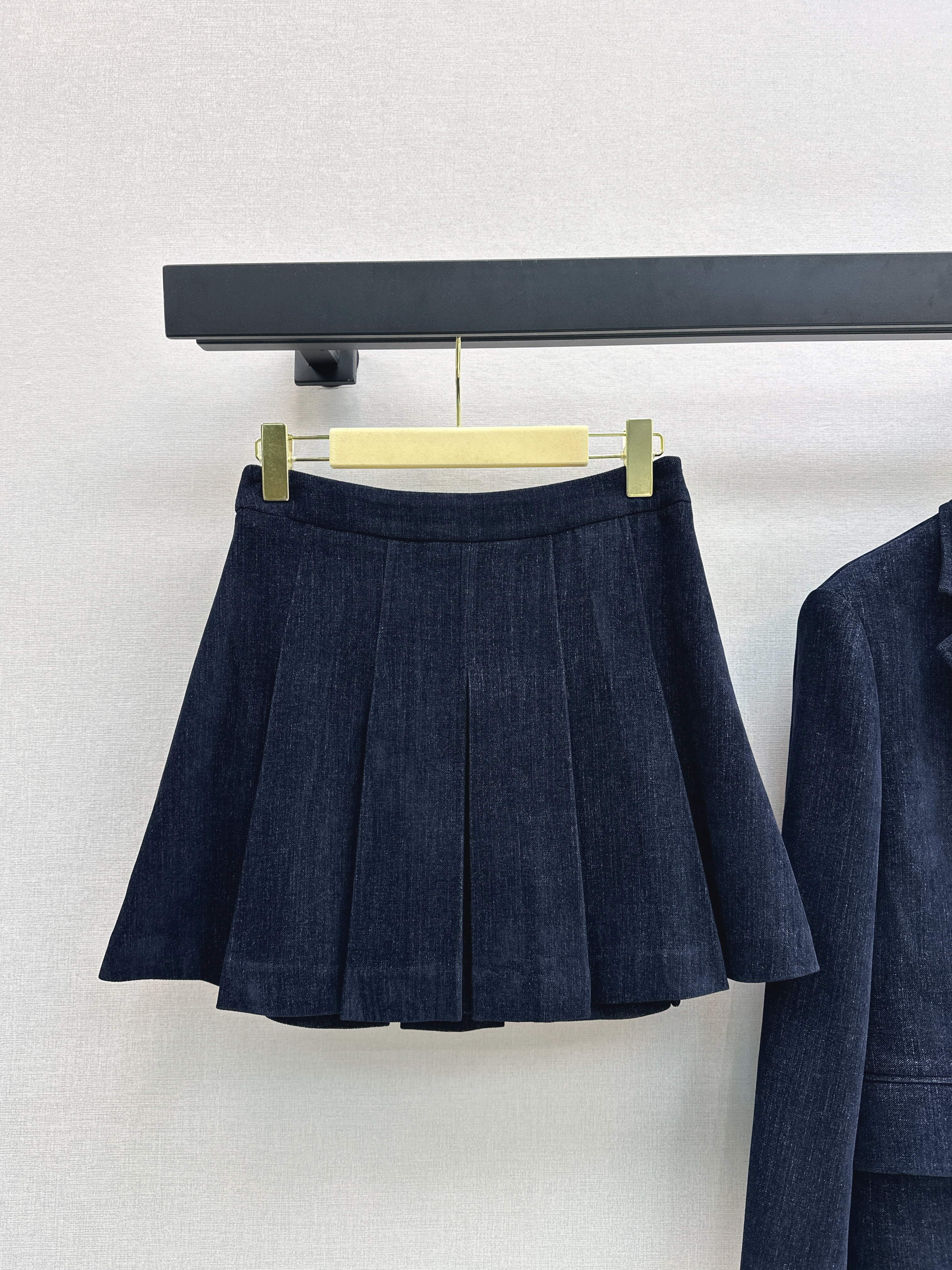 miu 25ss suit