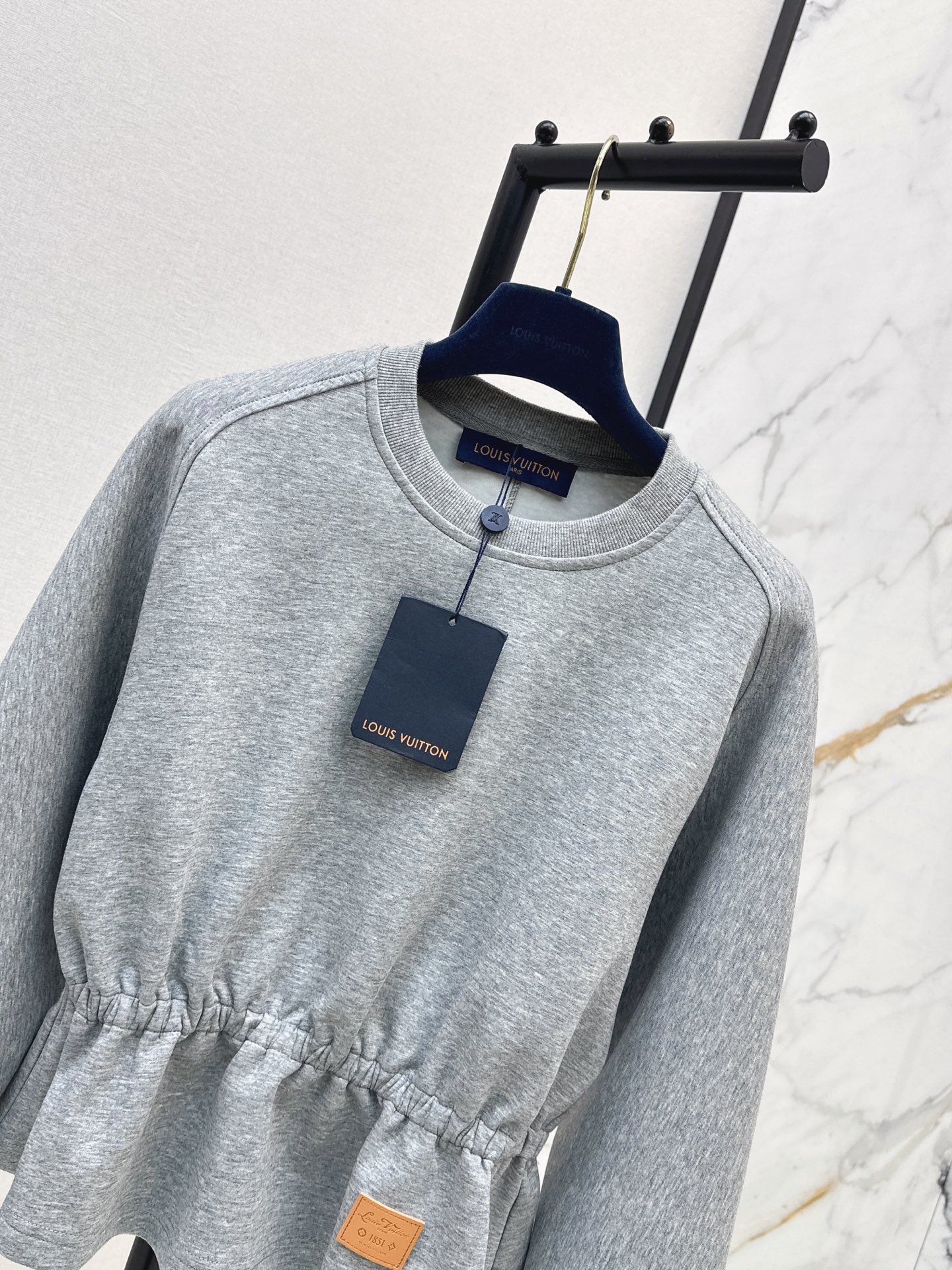 Loui 26ss waist cinching sweatshirt
