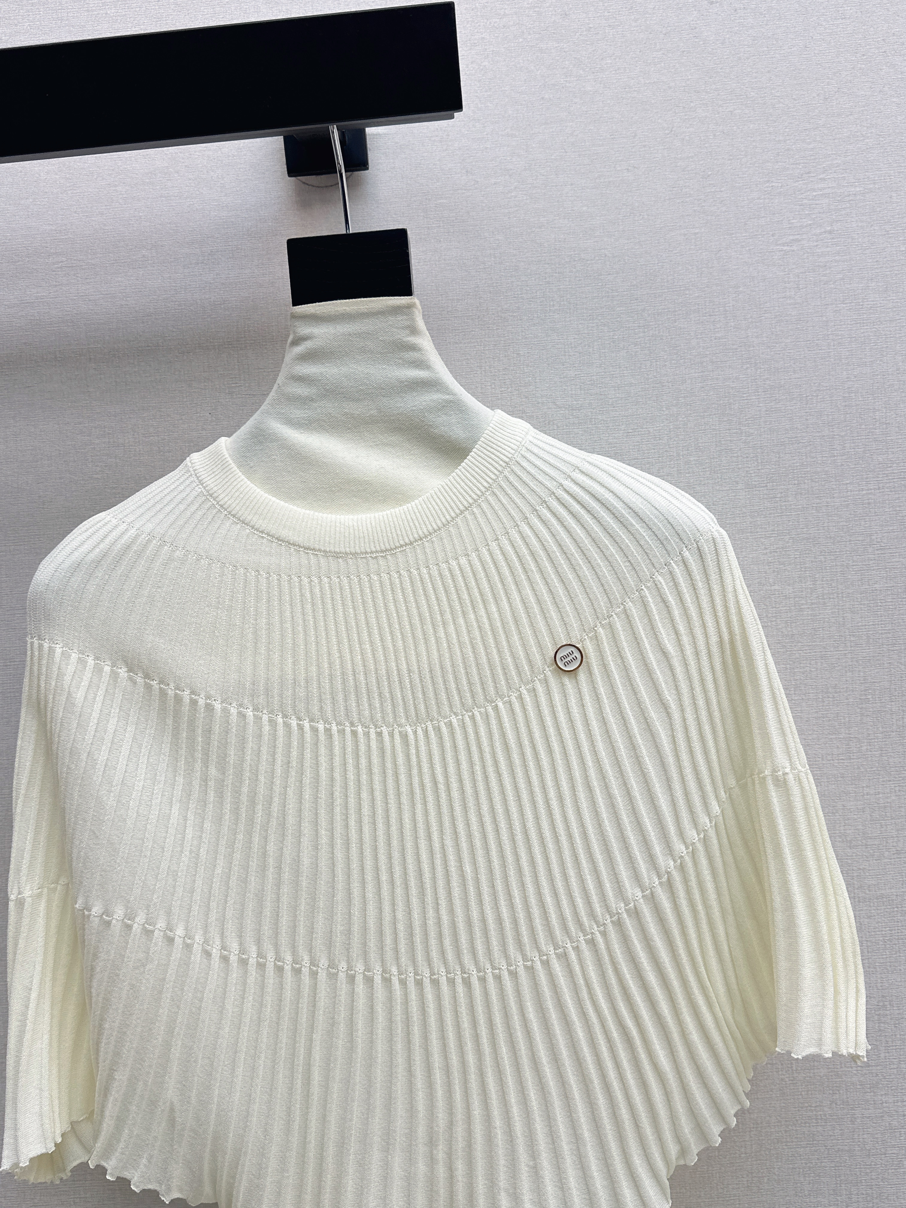 Miu 26ss cape knitwear