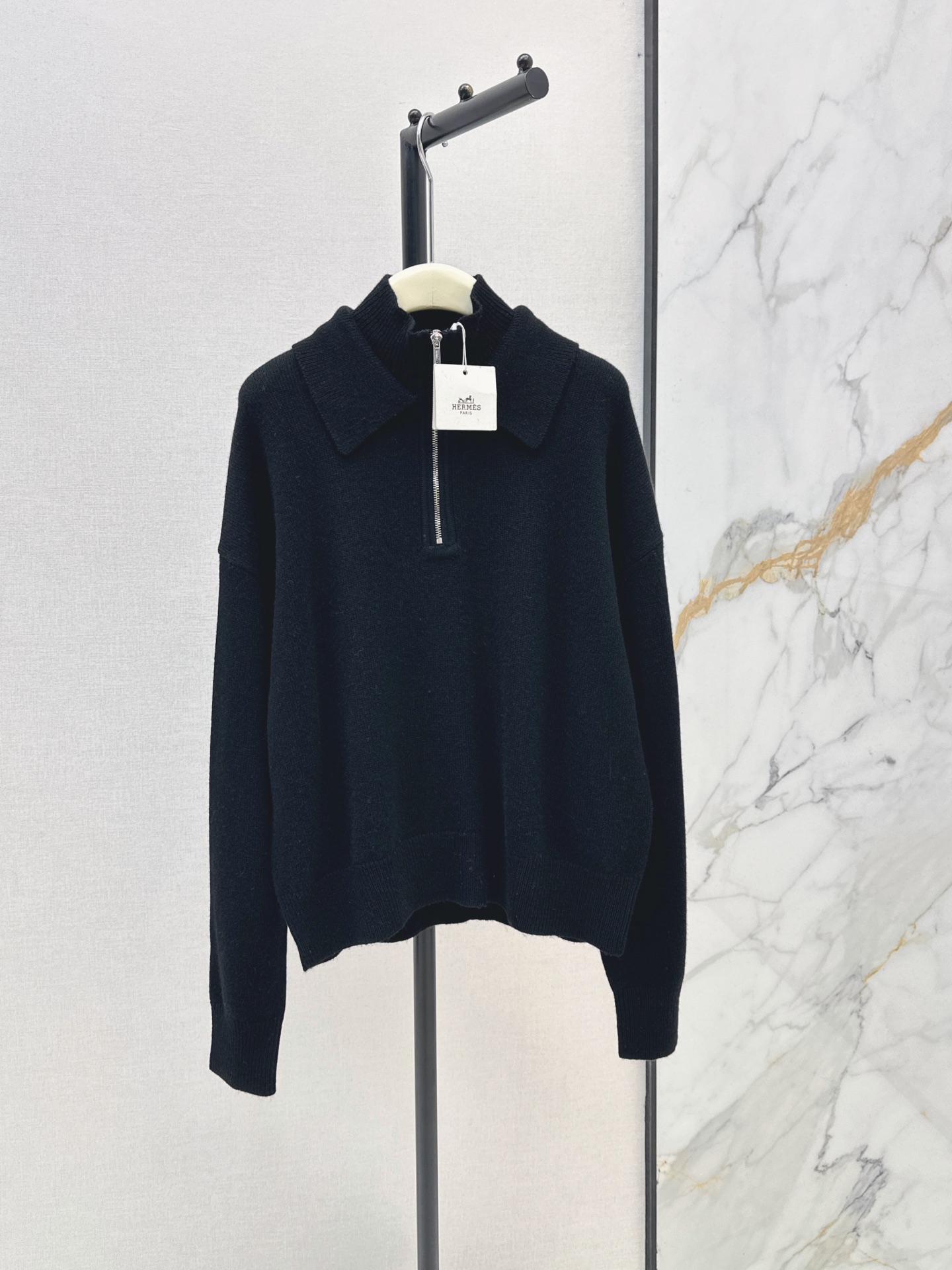 Her 26ss cashmere sweater
